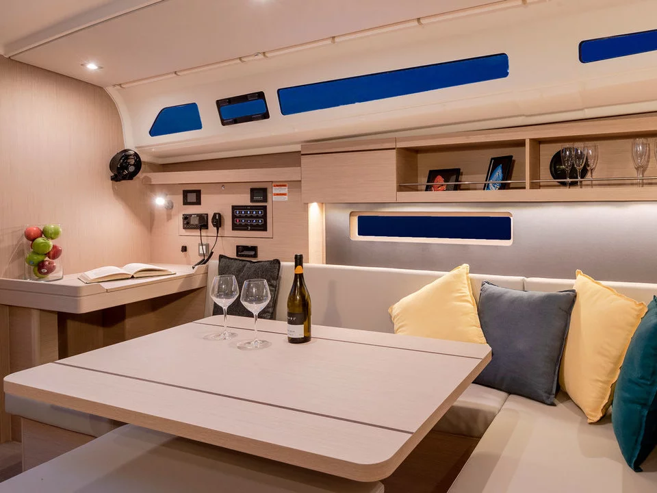 Oceanis 40.1 () Interior image - 3