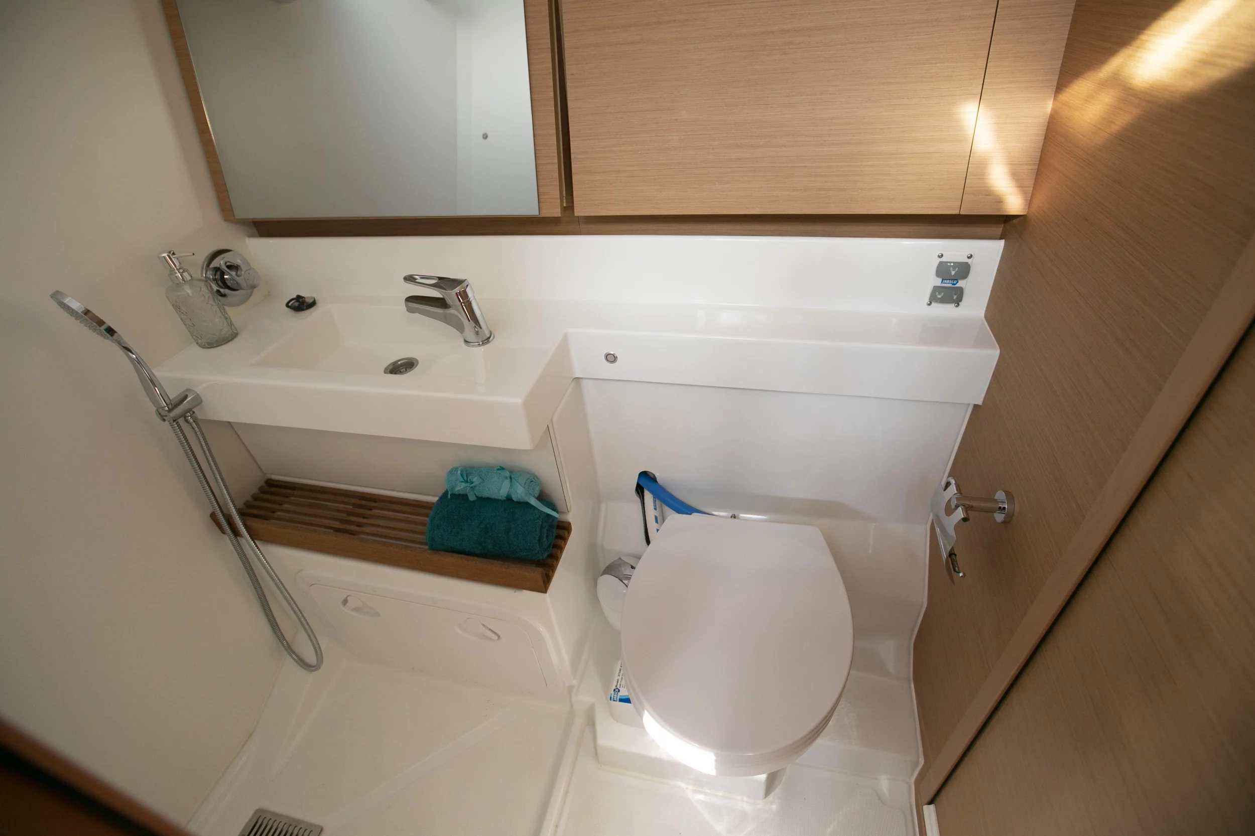Sun Odyssey 440 (BLACK BIRD)  - 5