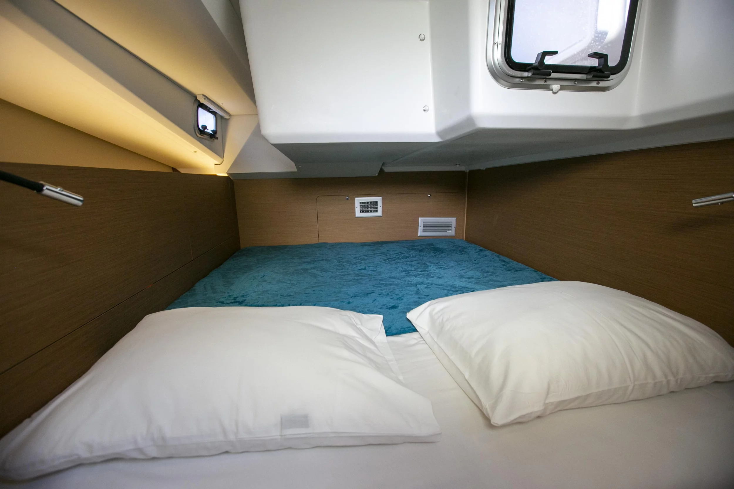 Sun Odyssey 440 (BLACK BIRD)  - 2