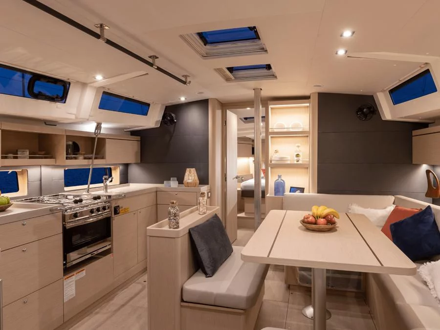 Oceanis 46.1 () Interior image - 10