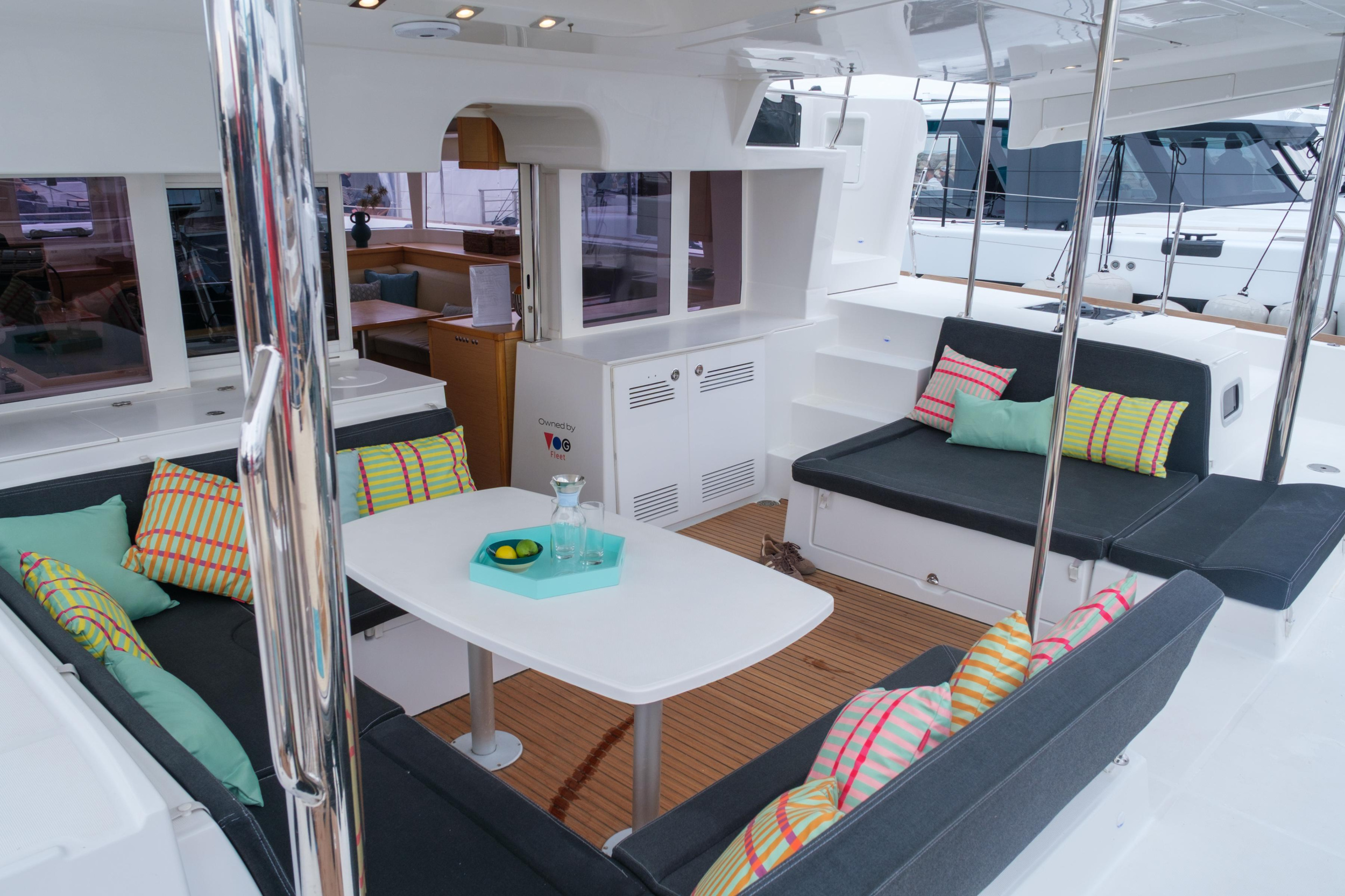 Lagoon 450F — photo 14