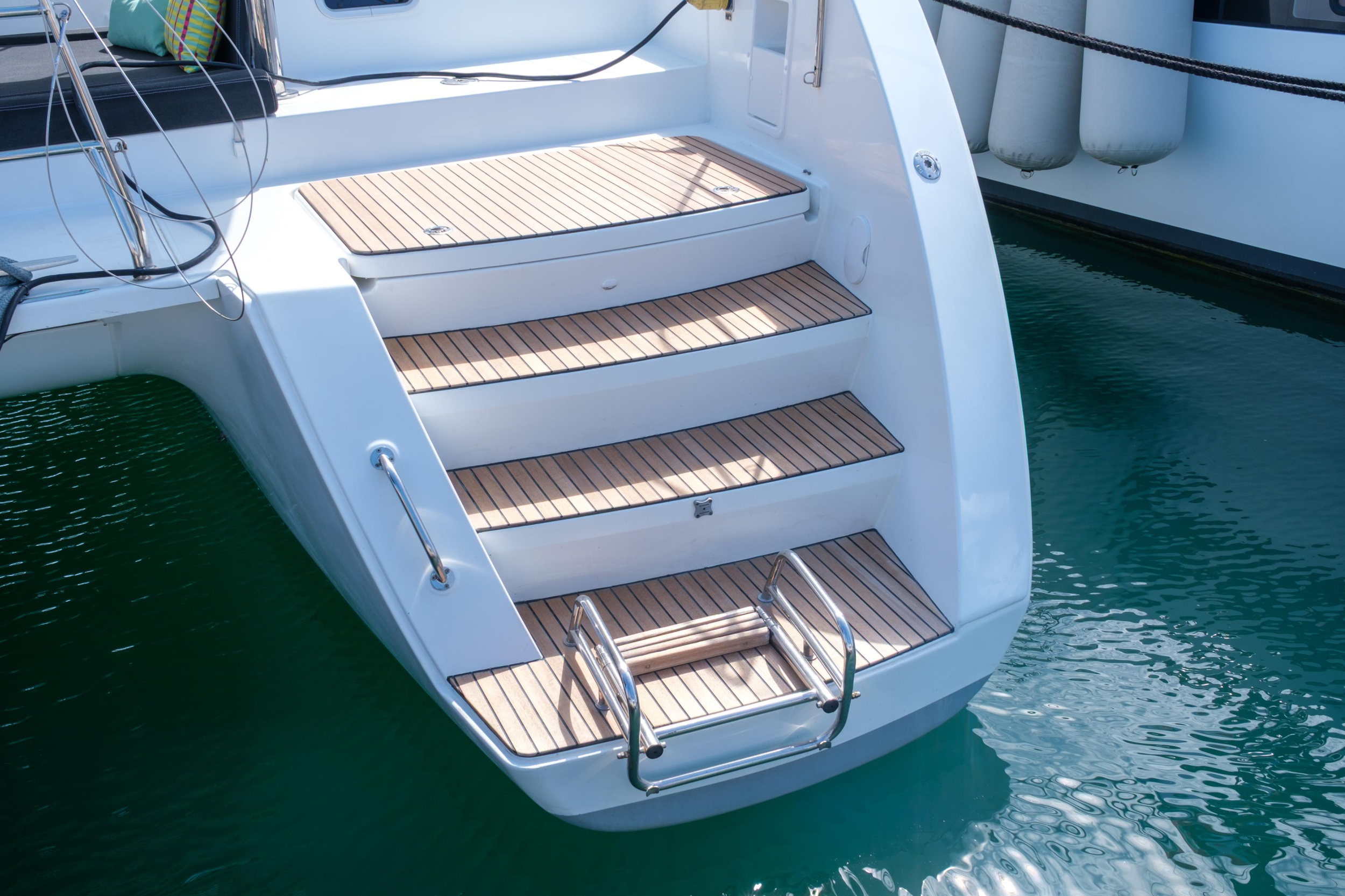 Lagoon 450F — photo 13