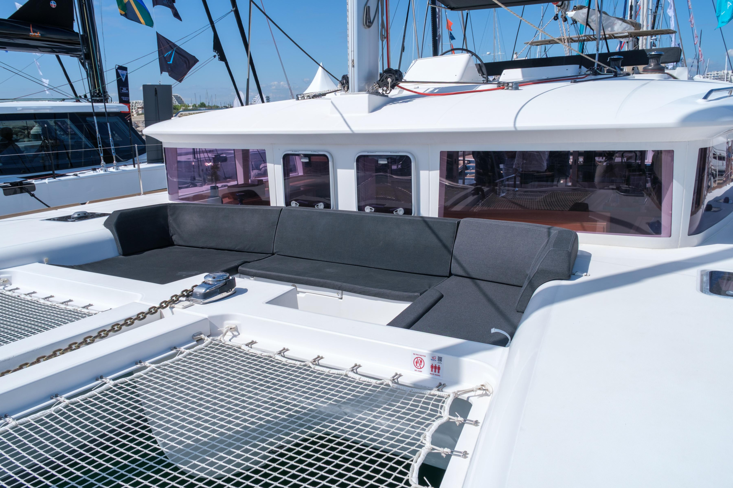 Lagoon 450F — photo 8