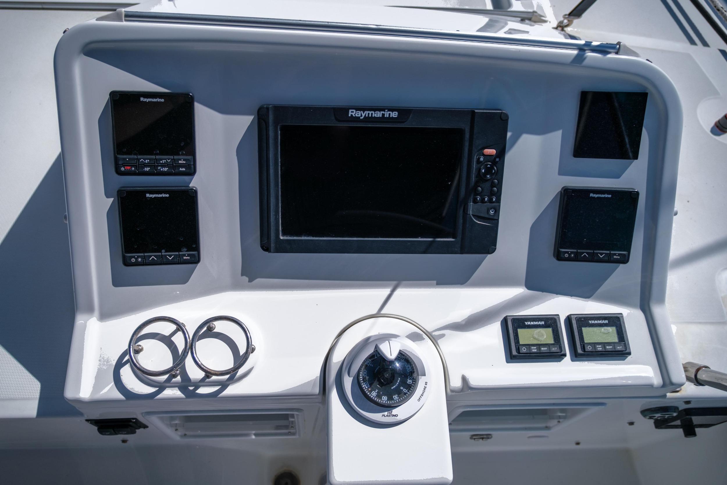 Lagoon 450F — photo 18