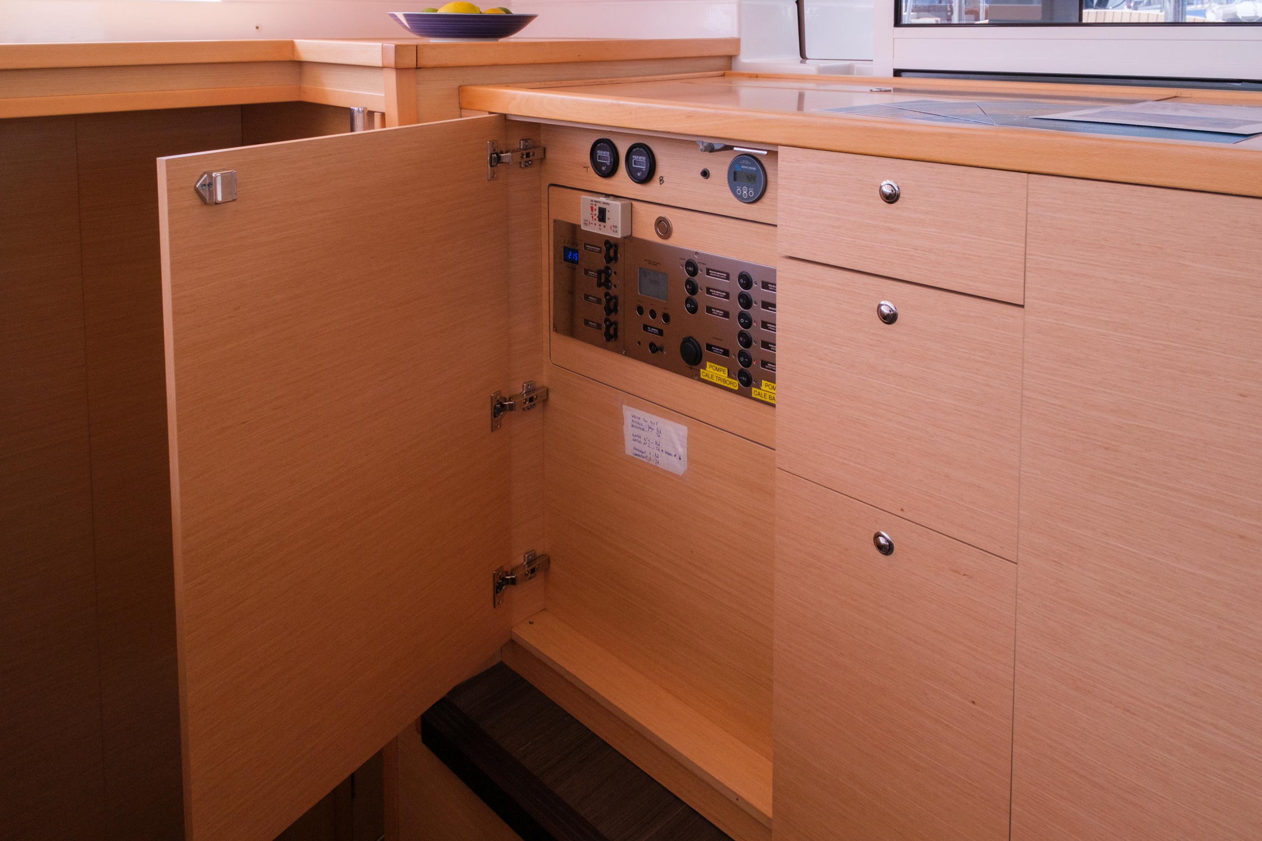 Lagoon 450F — photo 10
