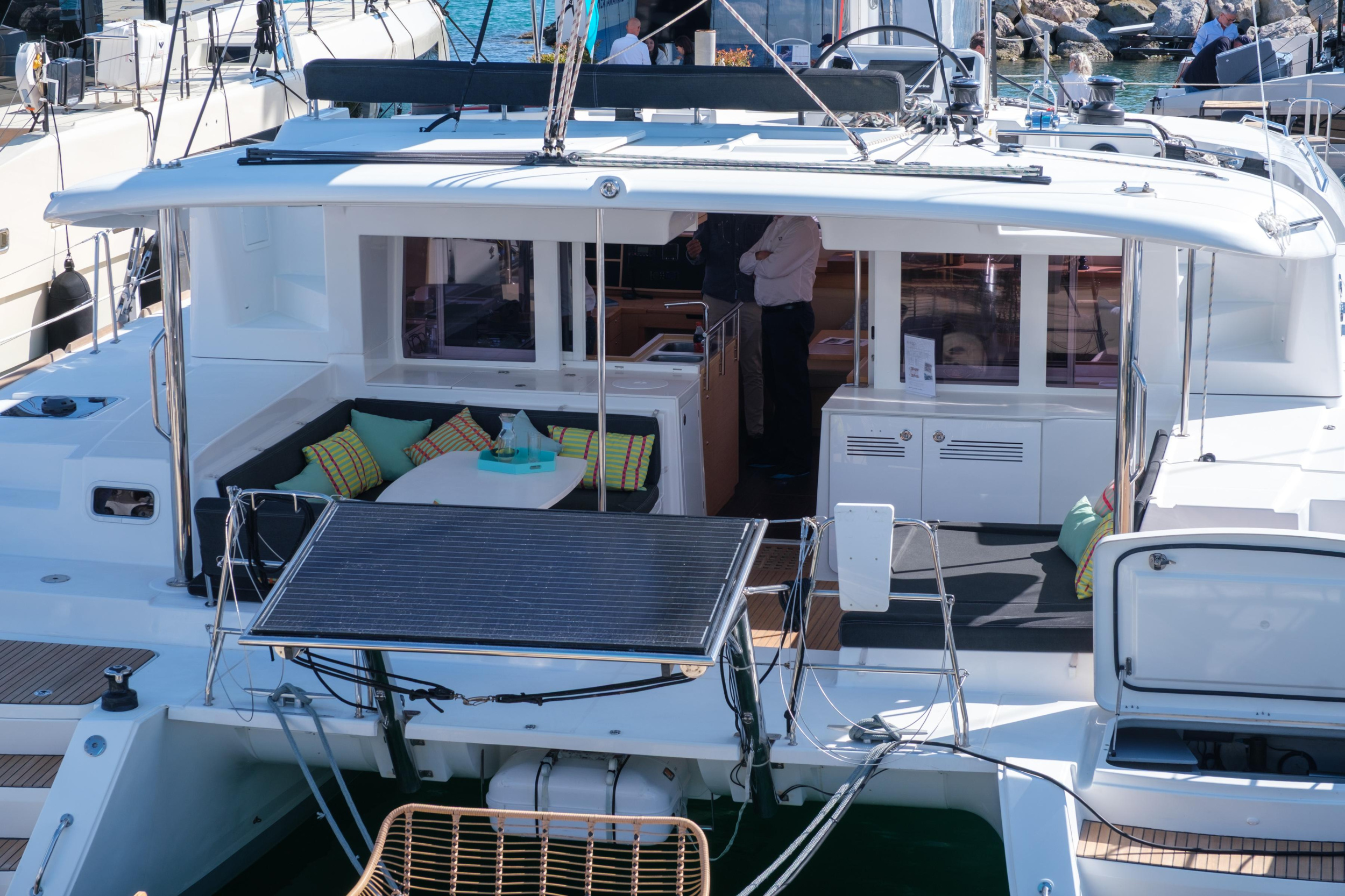Lagoon 450F — photo 21
