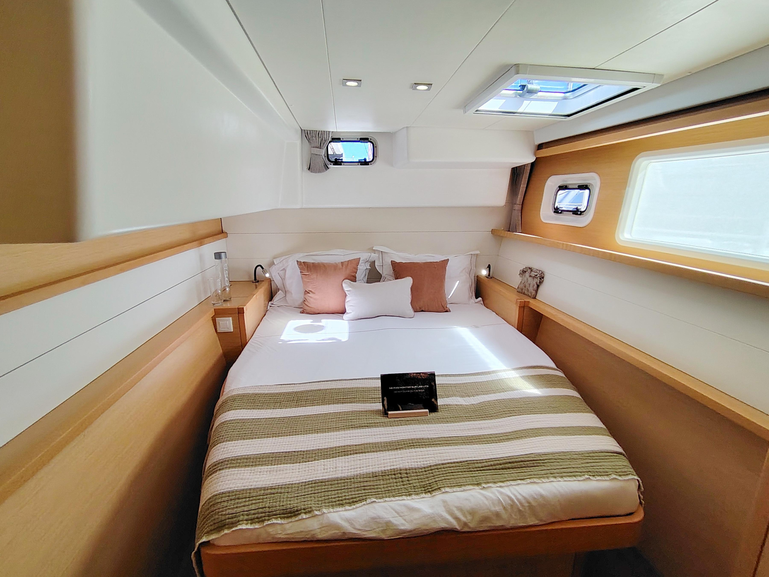 Lagoon 450F — photo 11