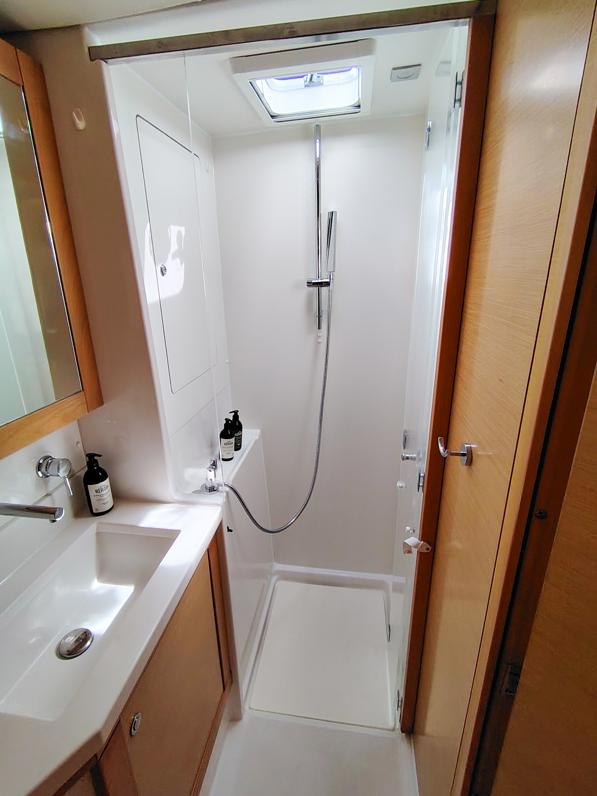 Lagoon 450F — photo 2