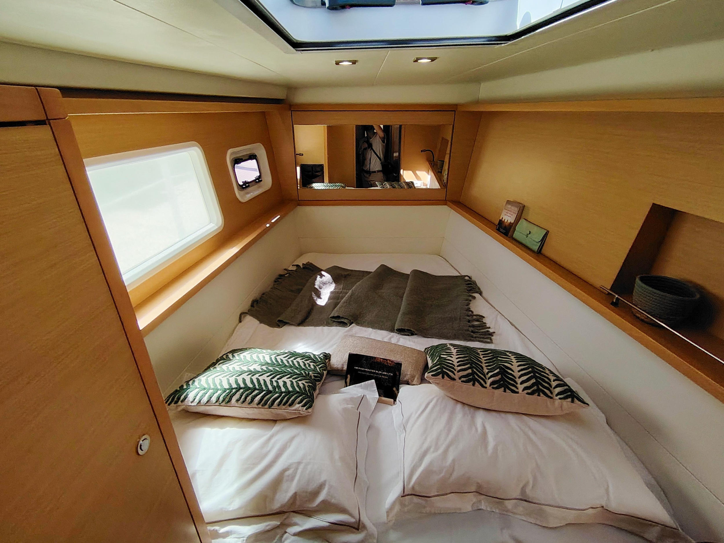 Lagoon 450F — photo 9