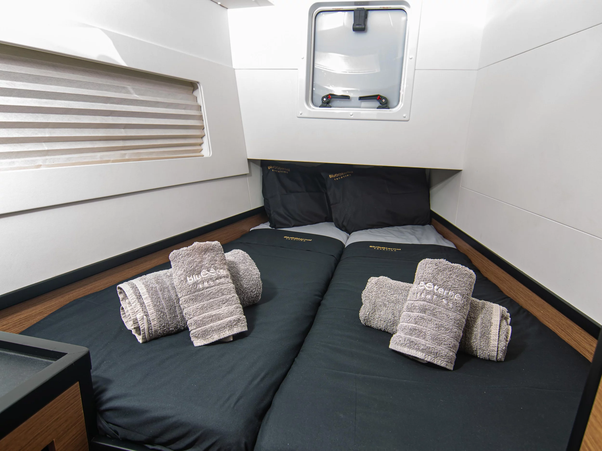 Lagoon 40 (Sol Invictus VIP-equipped)  - 37