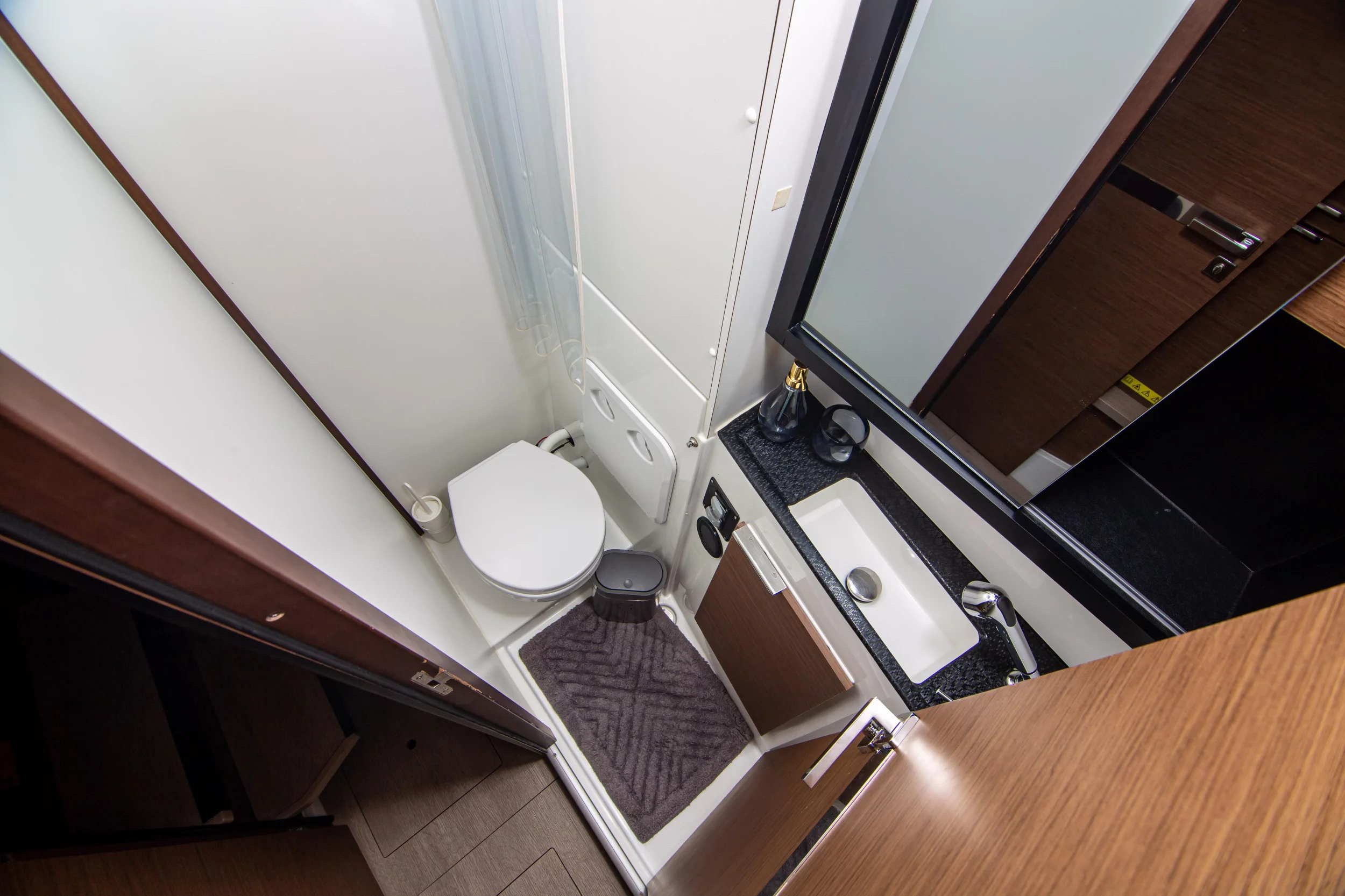 Lagoon 40 (Sol Invictus VIP-equipped)  - 16