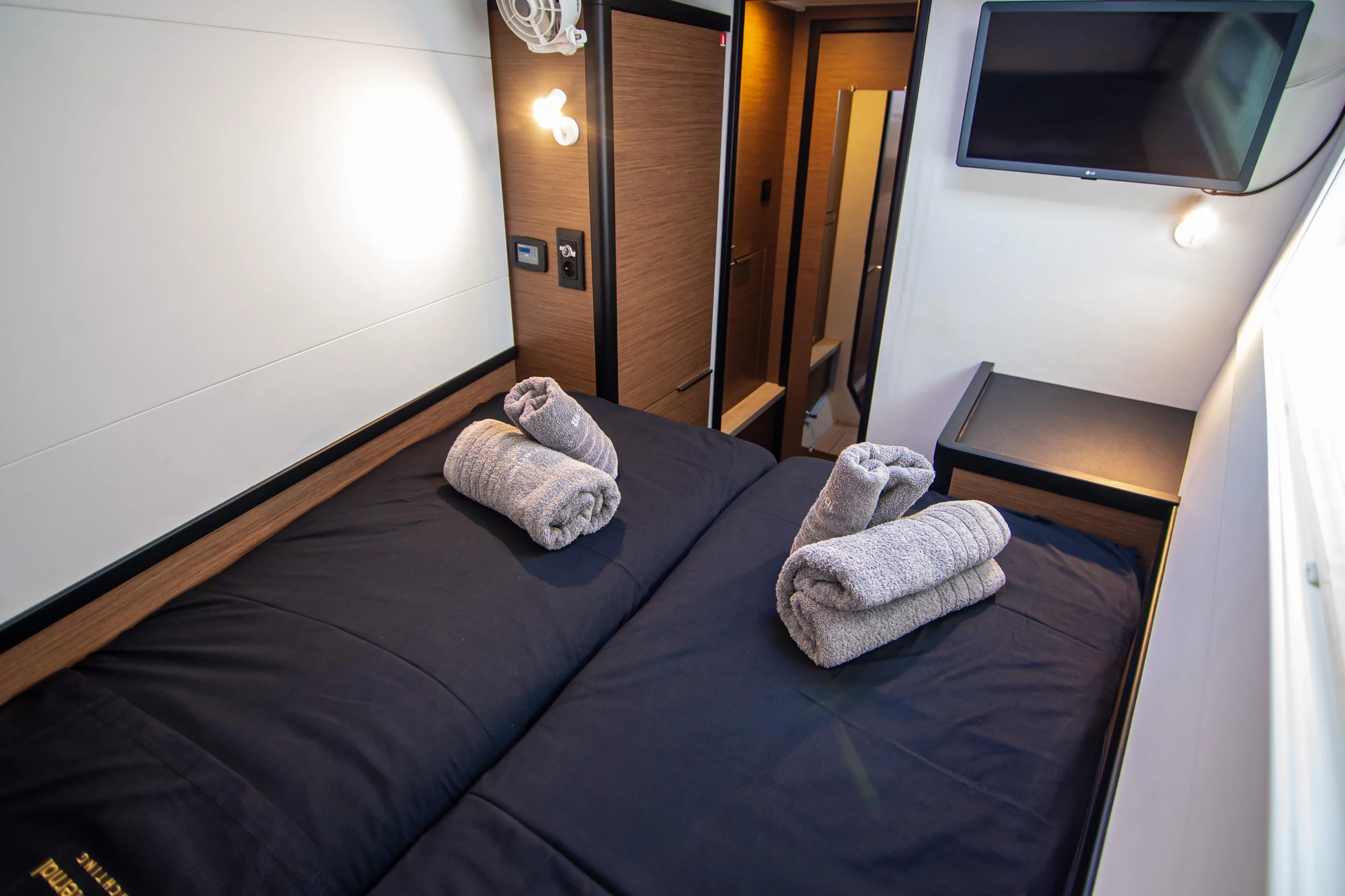 Lagoon 40 (Sol Invictus VIP-equipped)  - 49