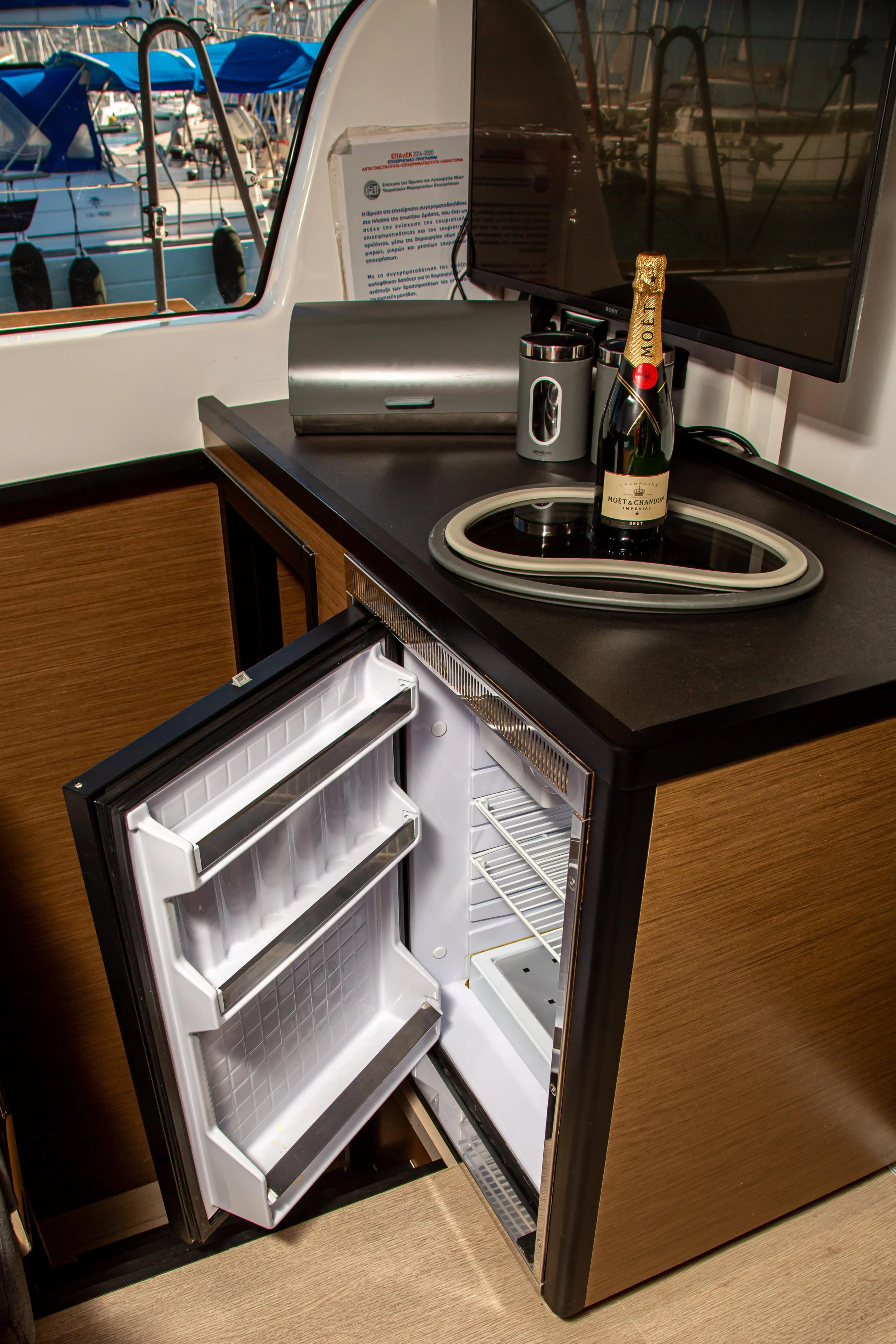 Lagoon 40 (Sol Invictus VIP-equipped)  - 31