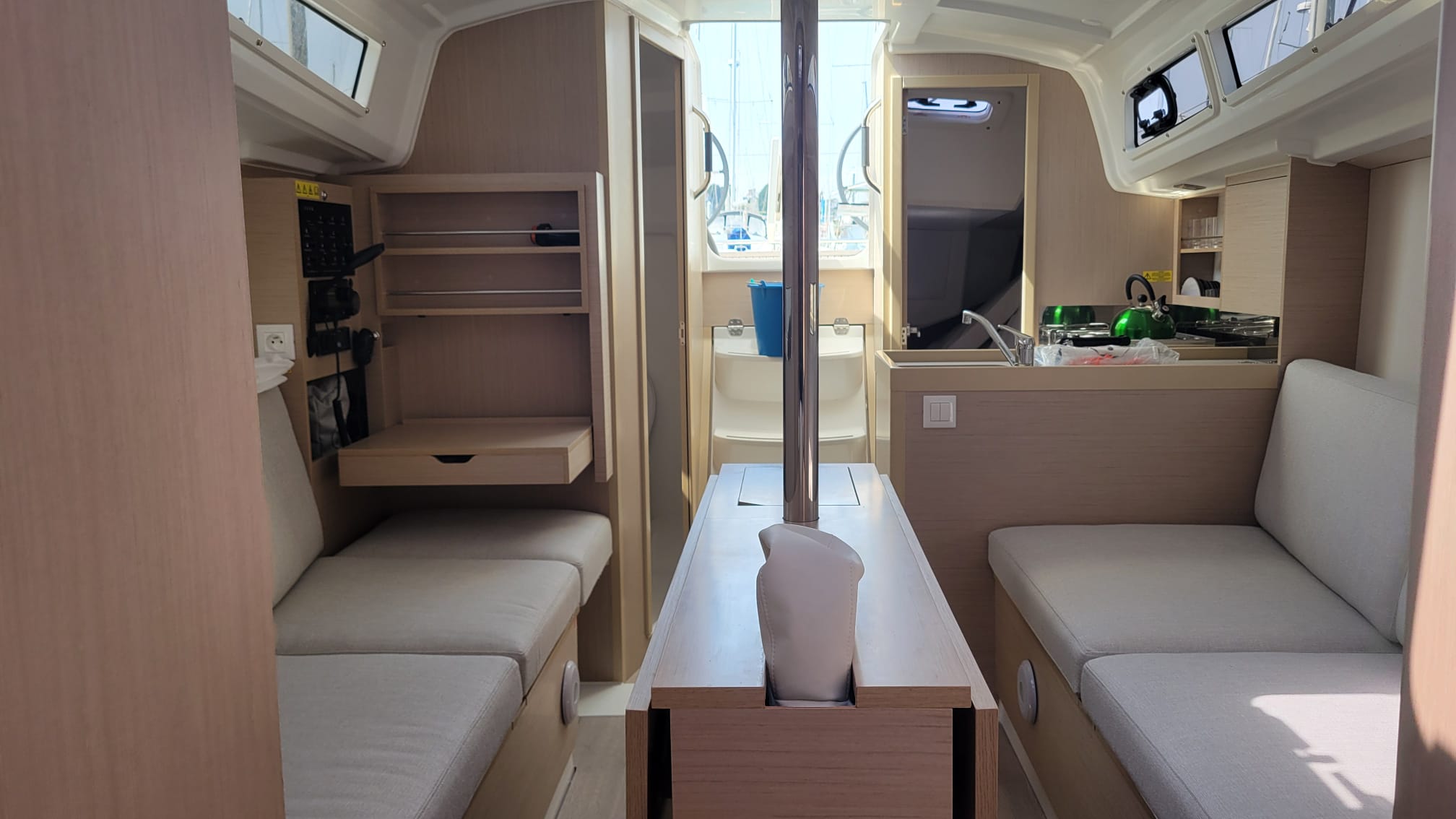 Oceanis 30.1 — photo 3