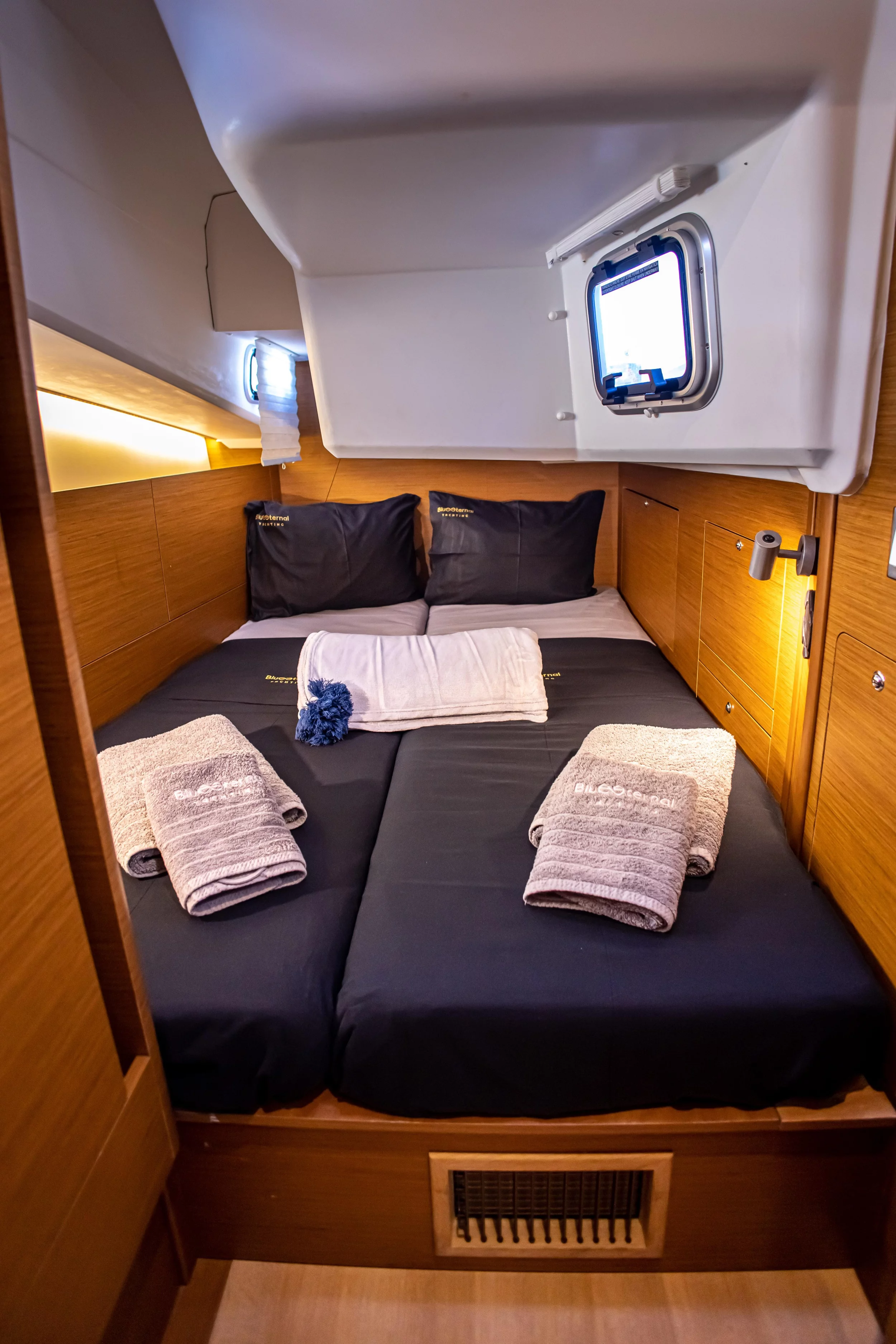 Sun Odyssey 410 (Psi Octantis)  - 33