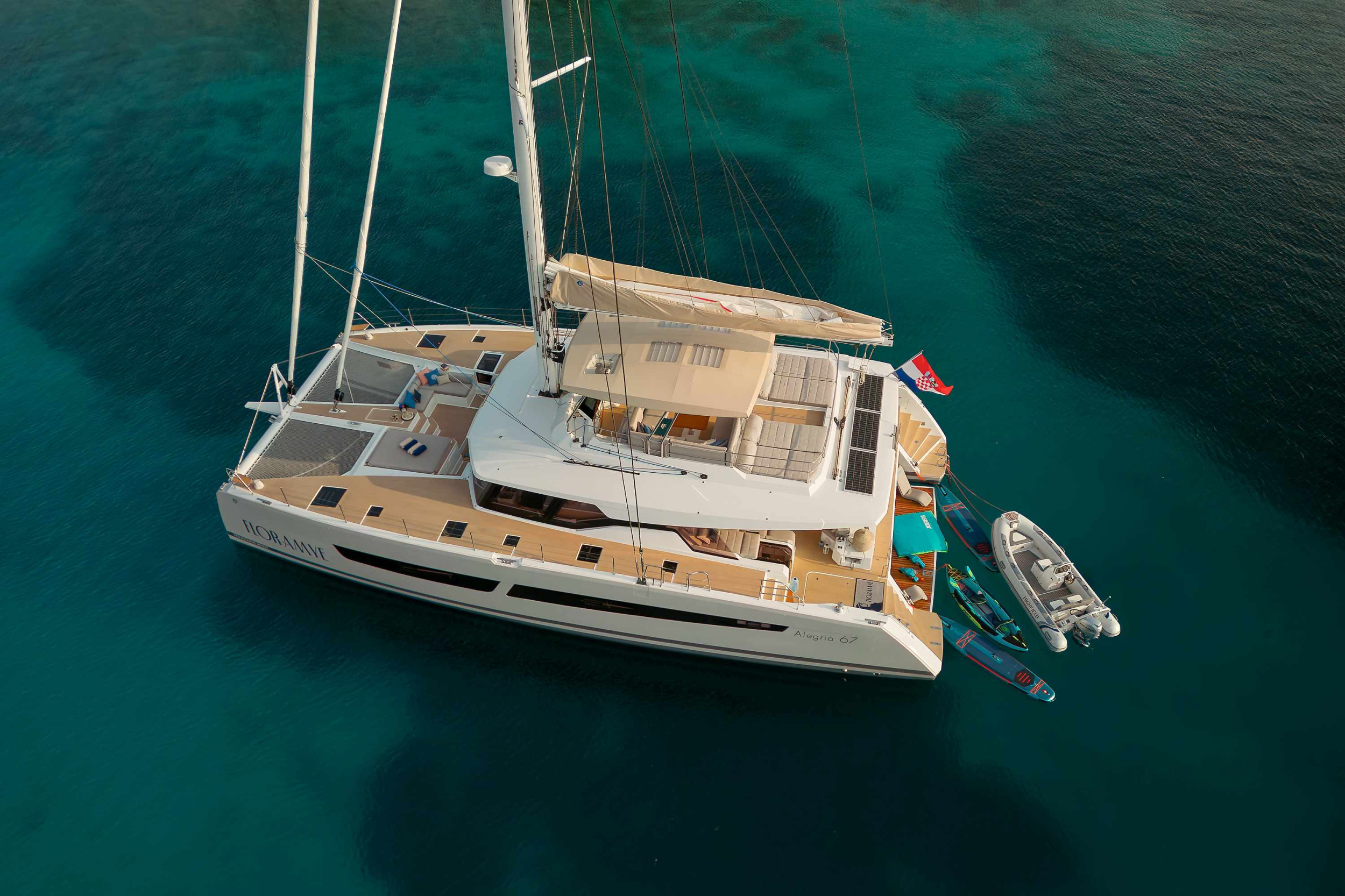 Alegria 67 — photo 18
