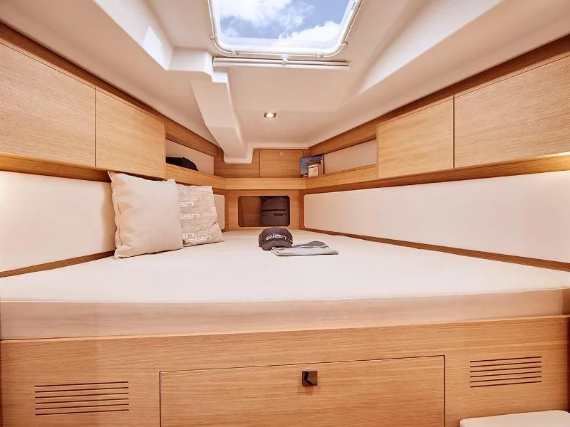 Elan E5 (LINA 2020 (new sails 2024., air condition))  - 4