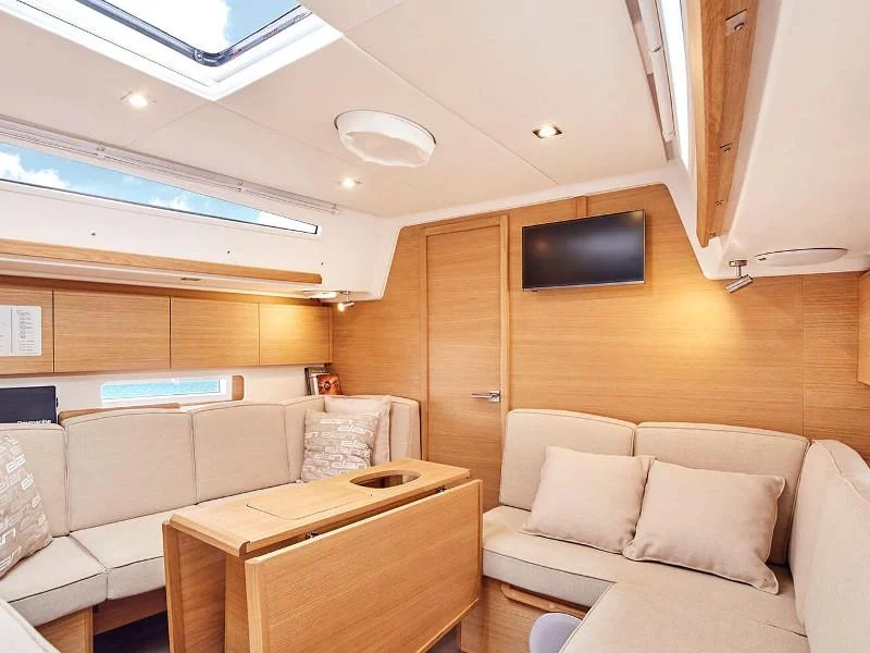 Elan E5 (LINA 2020 (new sails 2024., air condition))  - 5