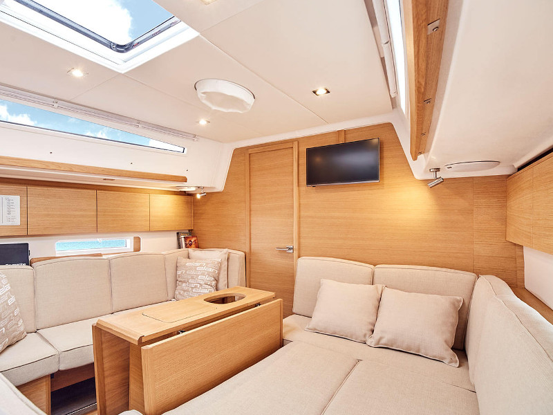 Photo #19 - Elan E5 (LINA 2020 (new sails 2024., air condition)) en Primosten - 19716