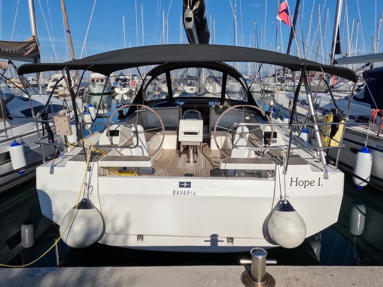 Bavaria C42 — photo 1
