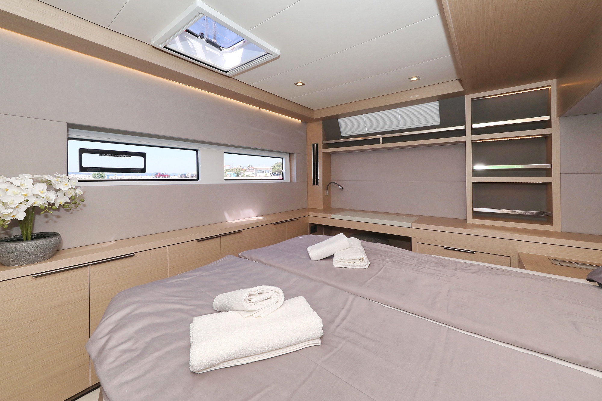Photo #292 - Lagoon 55 - Elegance line (NOMAD) in Split - 10900