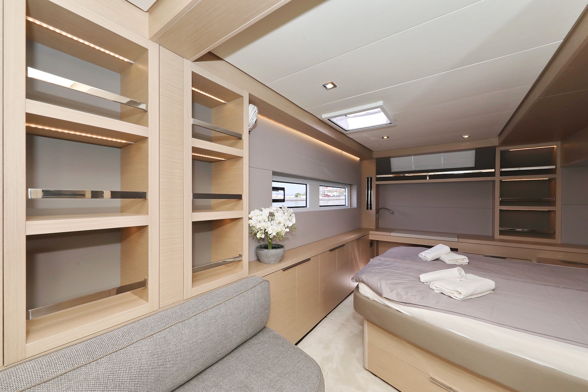 Photo #231 - Lagoon 55 - Elegance line (NOMAD) in Split - 10900