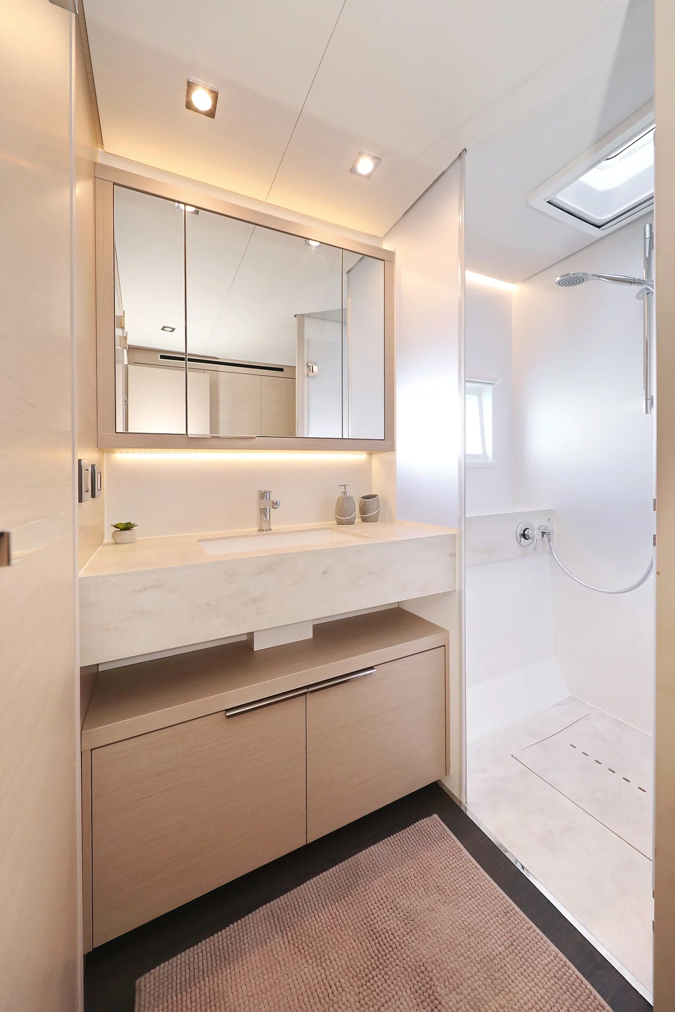 Lagoon 55 - Elegance line (NOMAD)  - 153