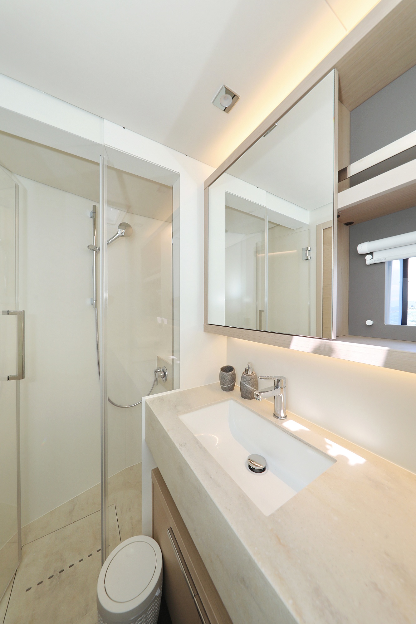 Photo #47 - Lagoon 55 - Elegance line (NOMAD) in Split - 10900