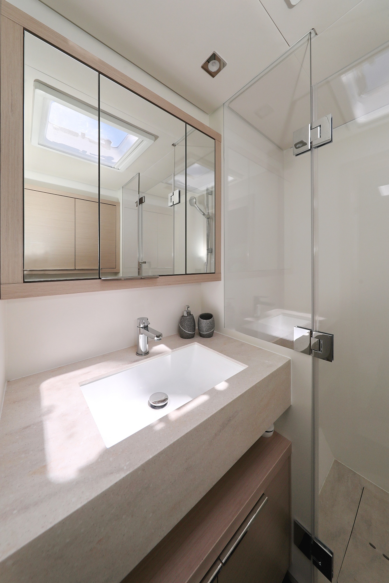 Photo #68 - Lagoon 55 - Elegance line (NOMAD) in Split - 10900