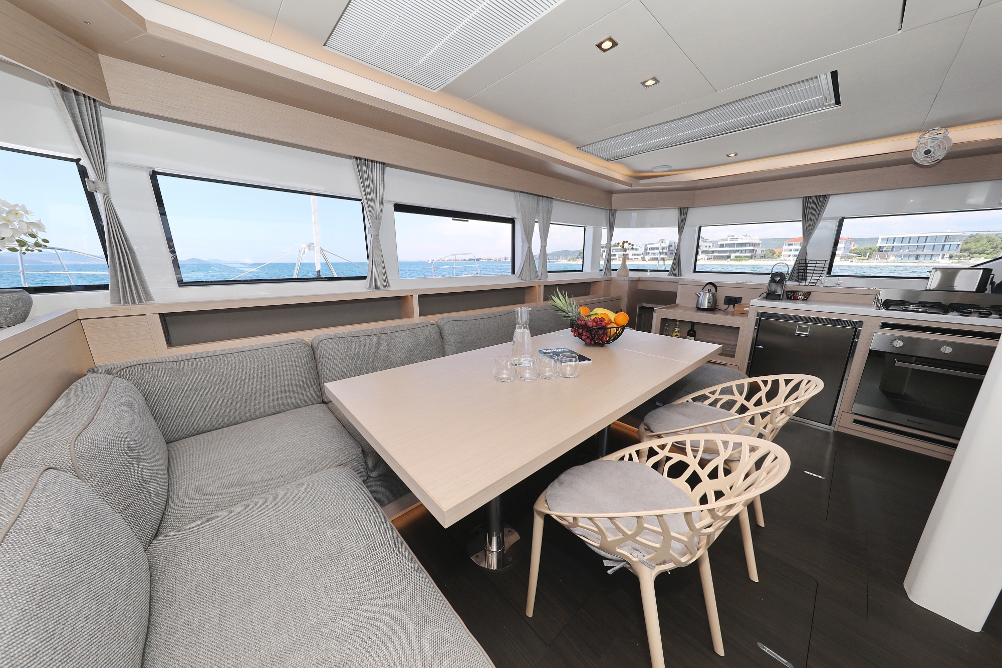 Photo #136 - Lagoon 55 - Elegance line (NOMAD) in Split - 10900