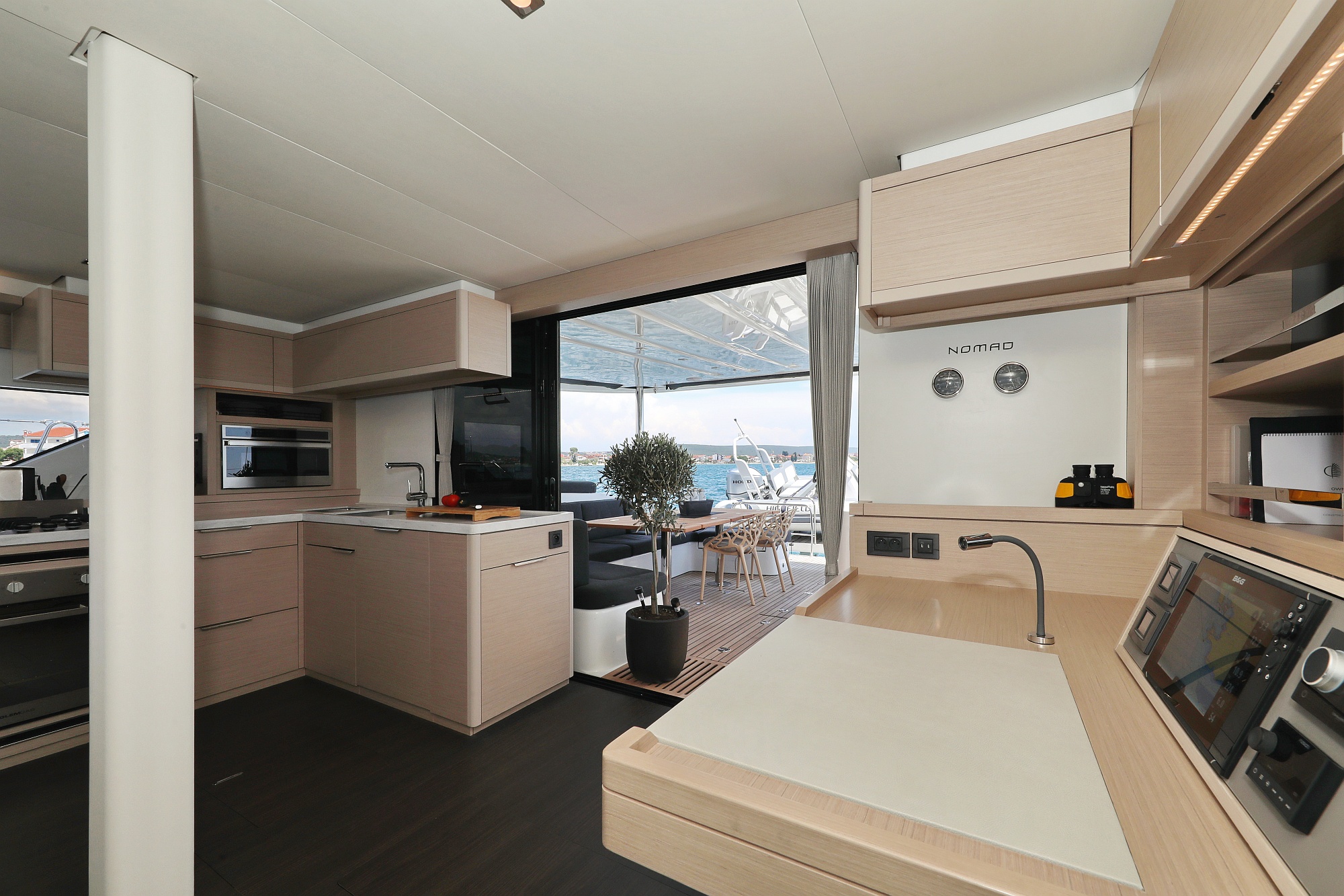 Photo #199 - Lagoon 55 - Elegance line (NOMAD) in Split - 10900