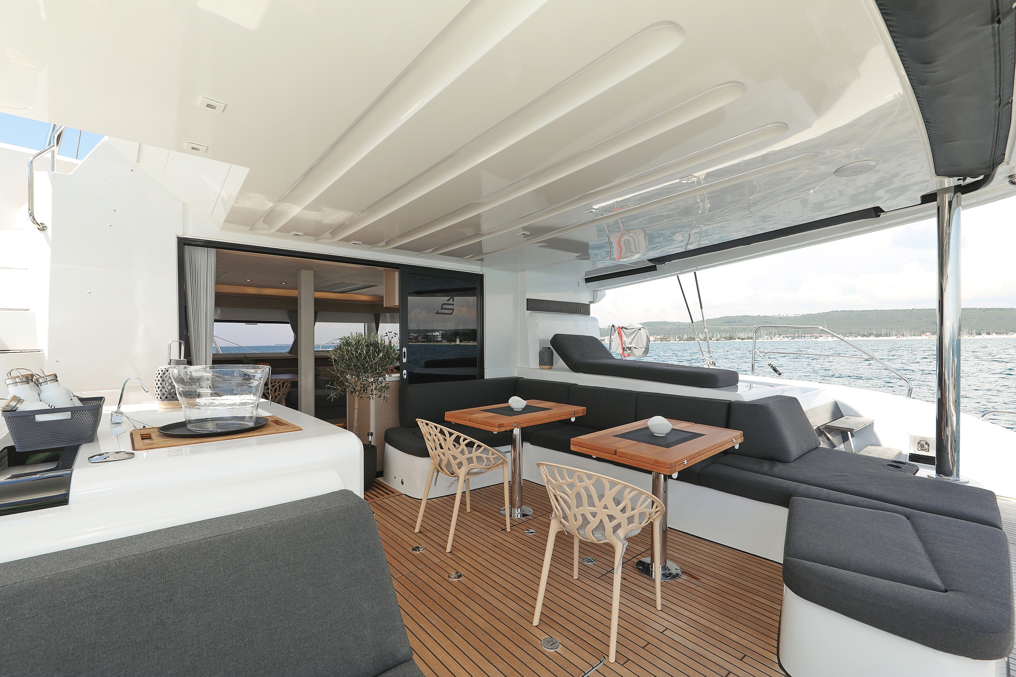 Photo #23 - Lagoon 55 - Elegance line (NOMAD) in Split - 10900