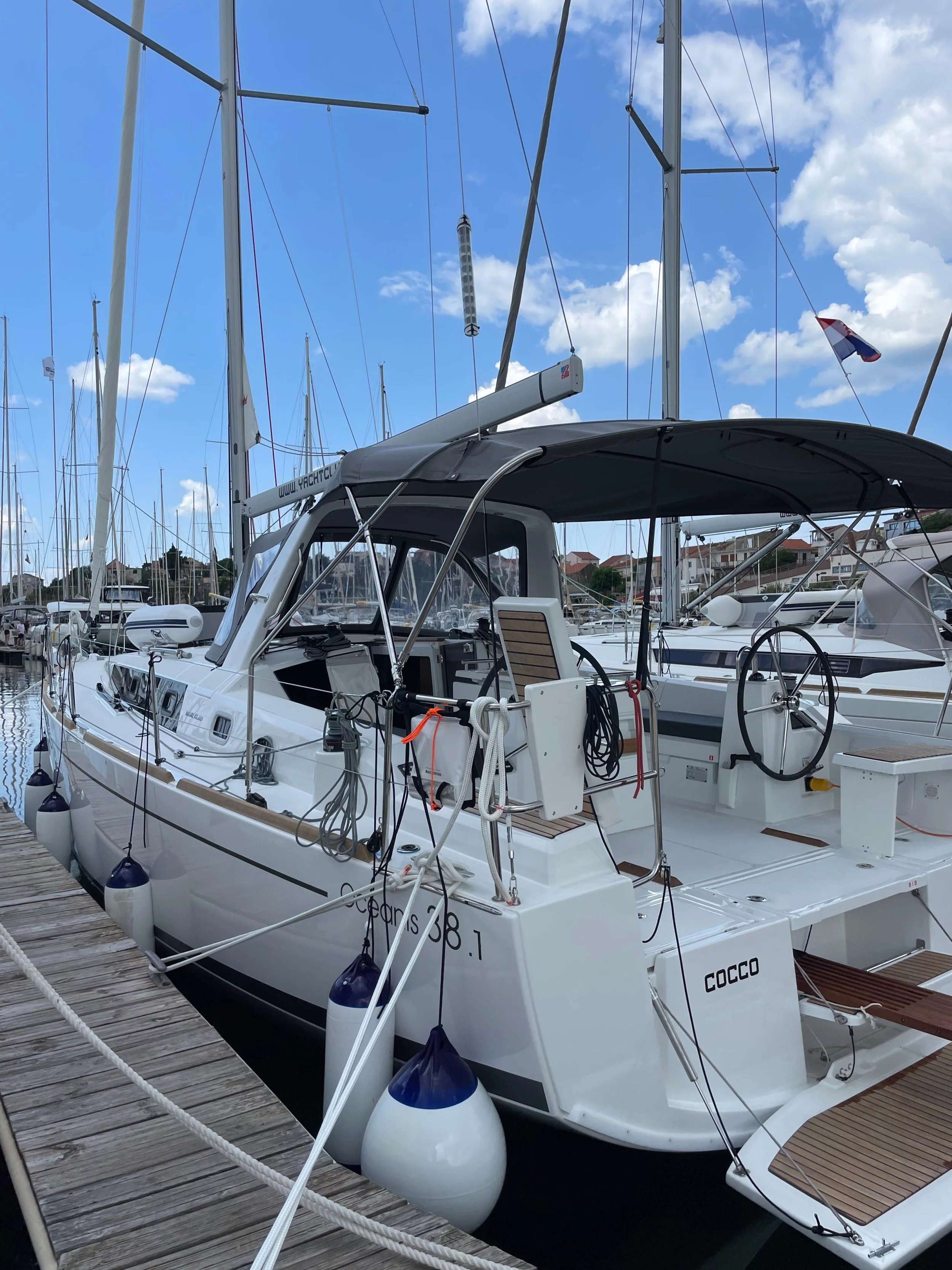 Oceanis 38.1 (Cocco)  - 13