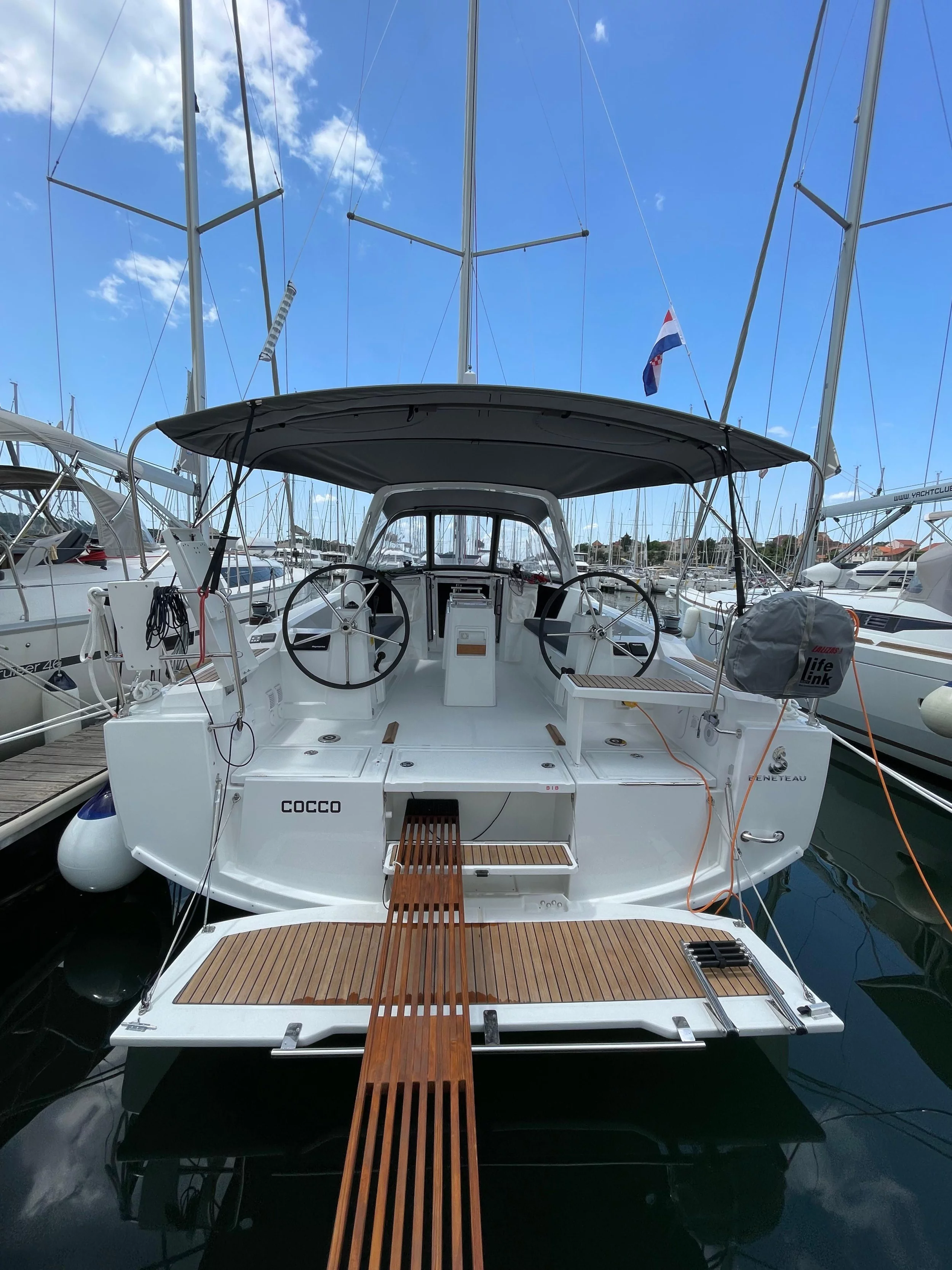 Oceanis 38.1 (Cocco)  - 17