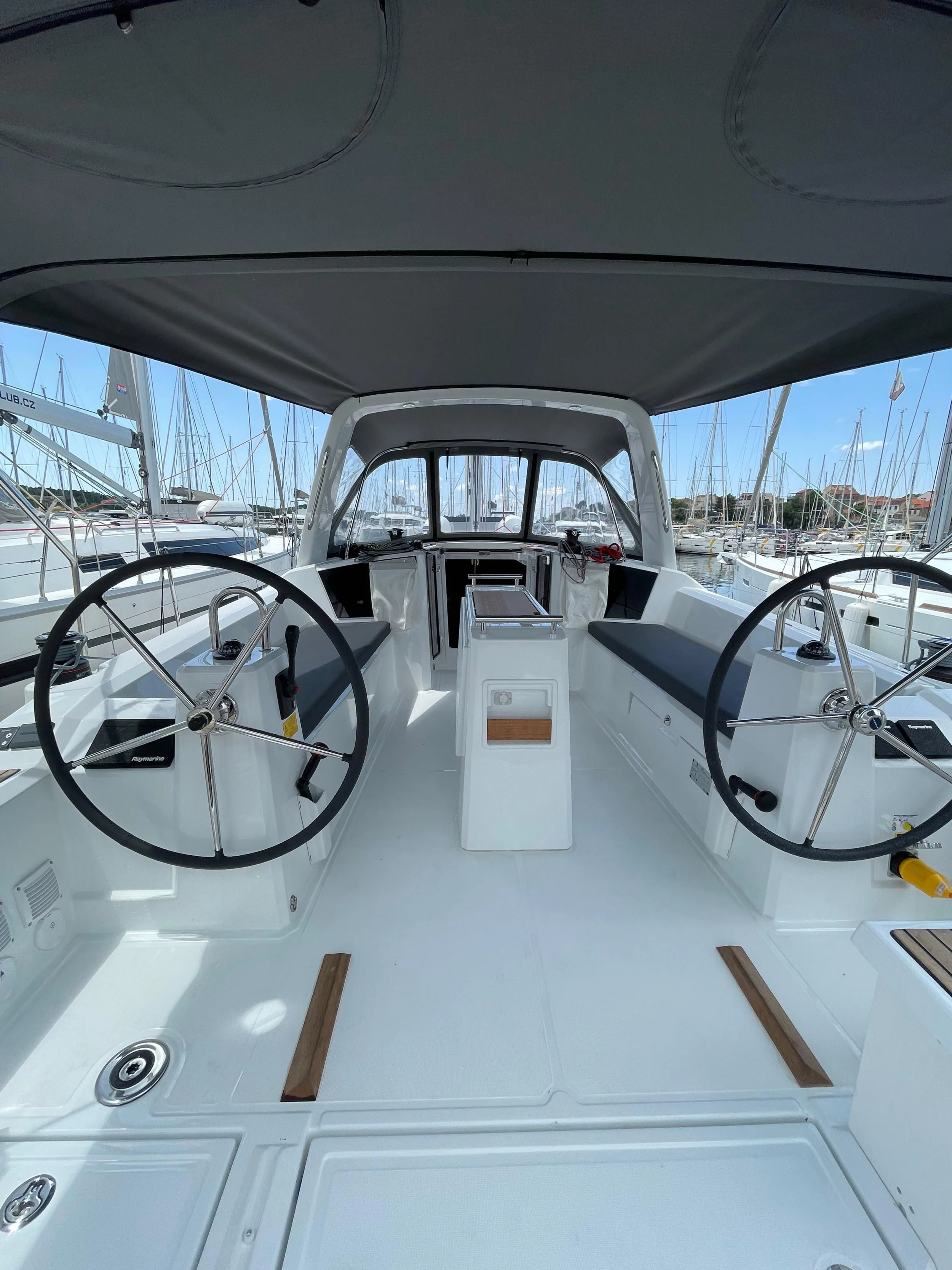 Oceanis 38.1 (Cocco)  - 19