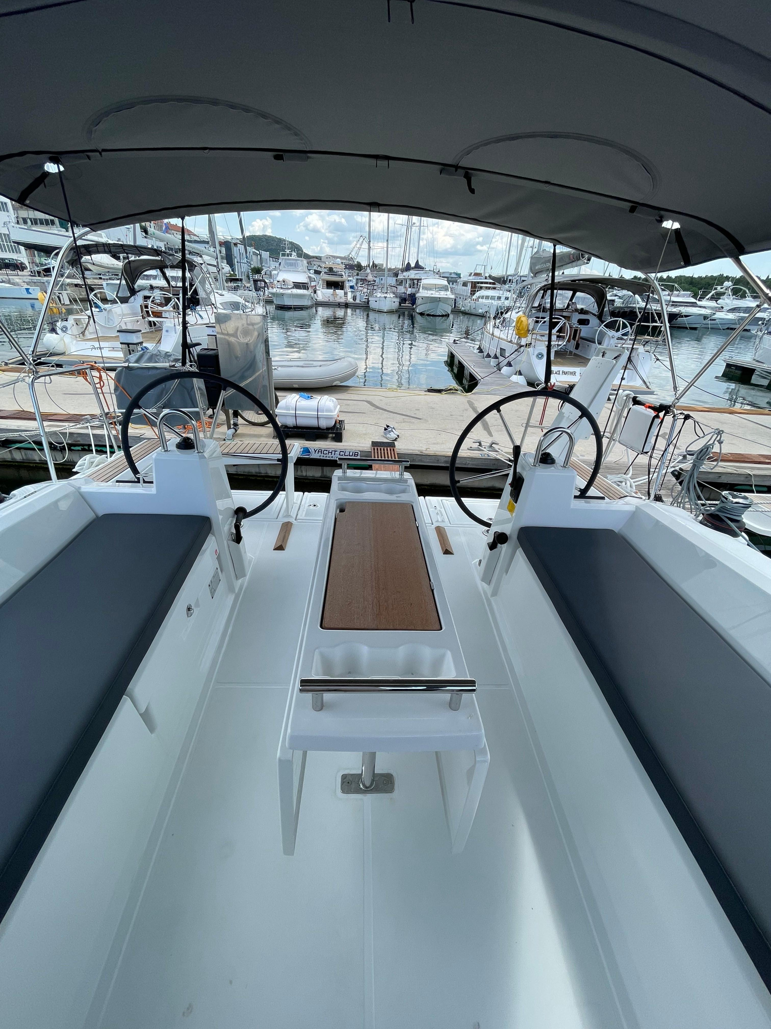Photo #8 - Oceanis 38.1 (Cocco) in Sibenik - 24003