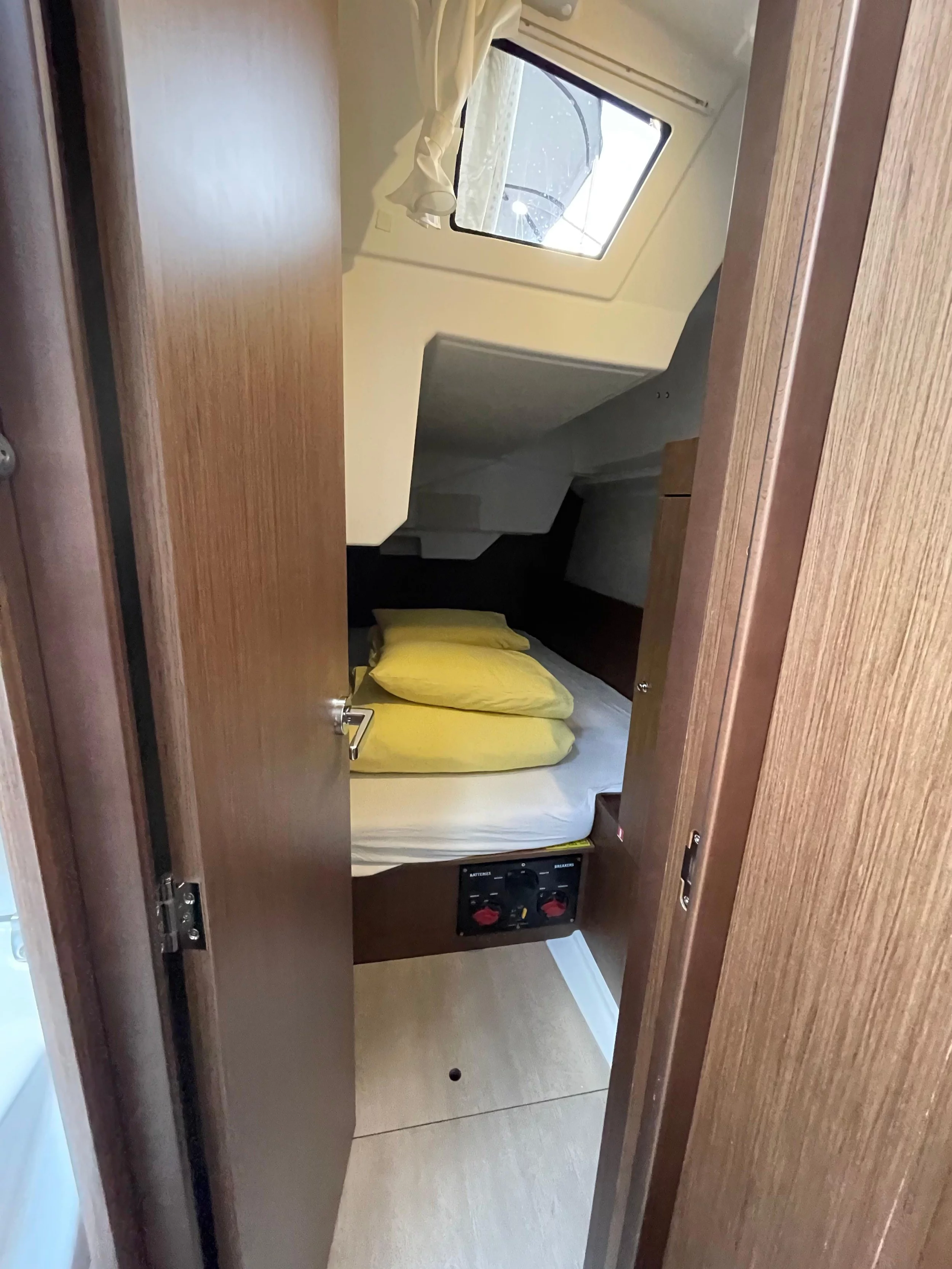 Oceanis 38.1 (Cocco)  - 9