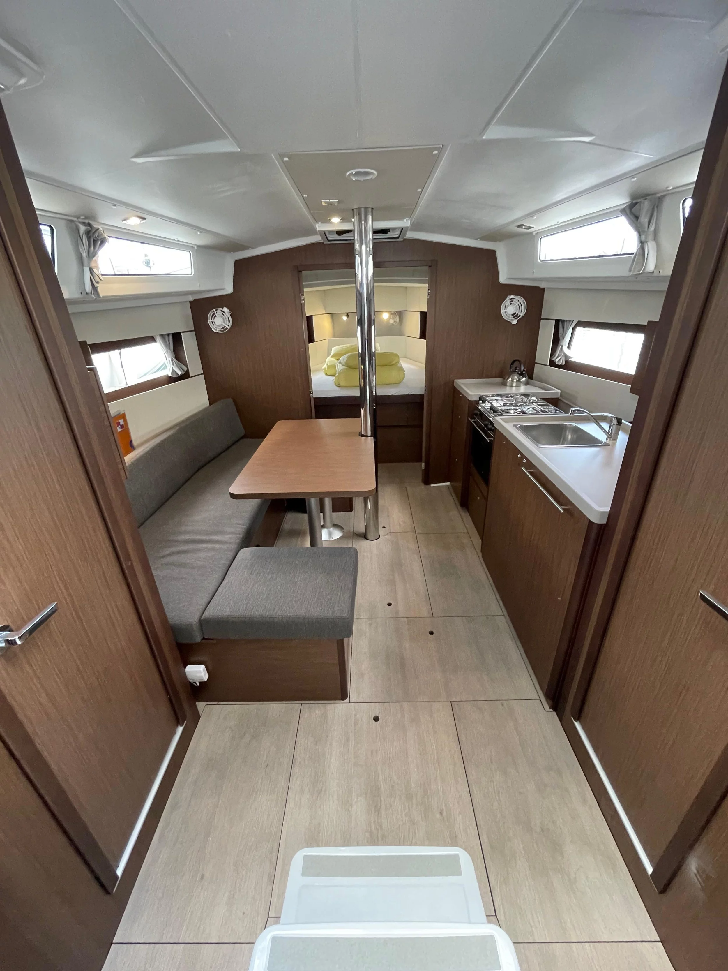 Oceanis 38.1 (Cocco)  - 8