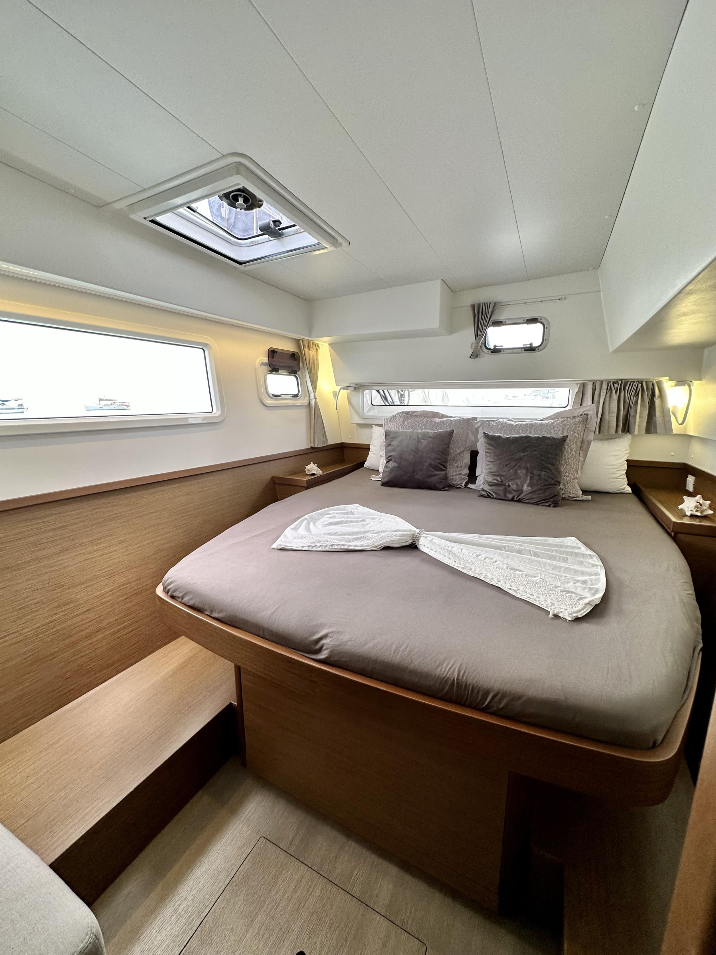 Photo #29 - Lagoon 42 Owner's Version (Tango) in La Paz - 20114