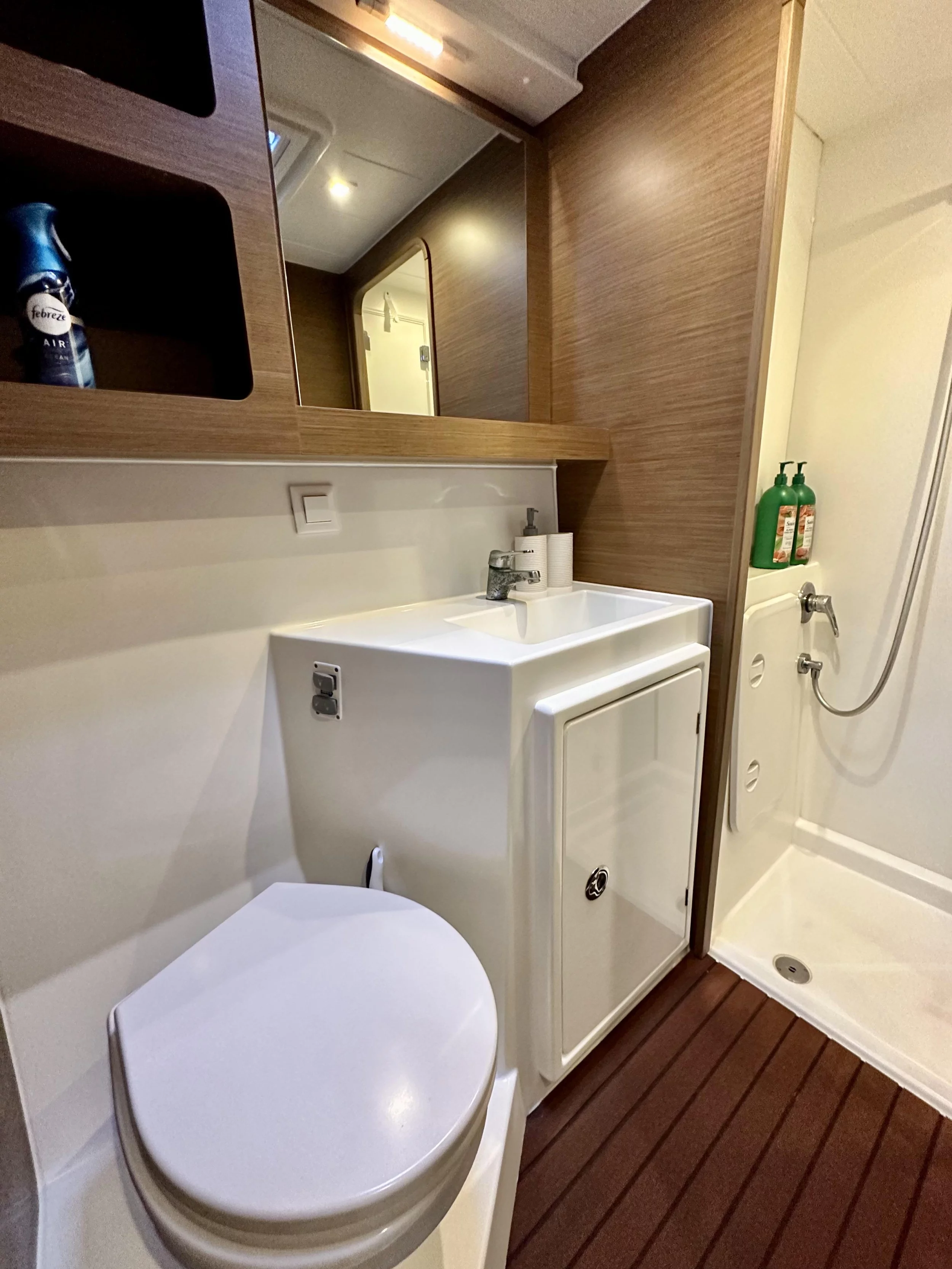 Lagoon 42 Owner's Version (Tango)  - 19
