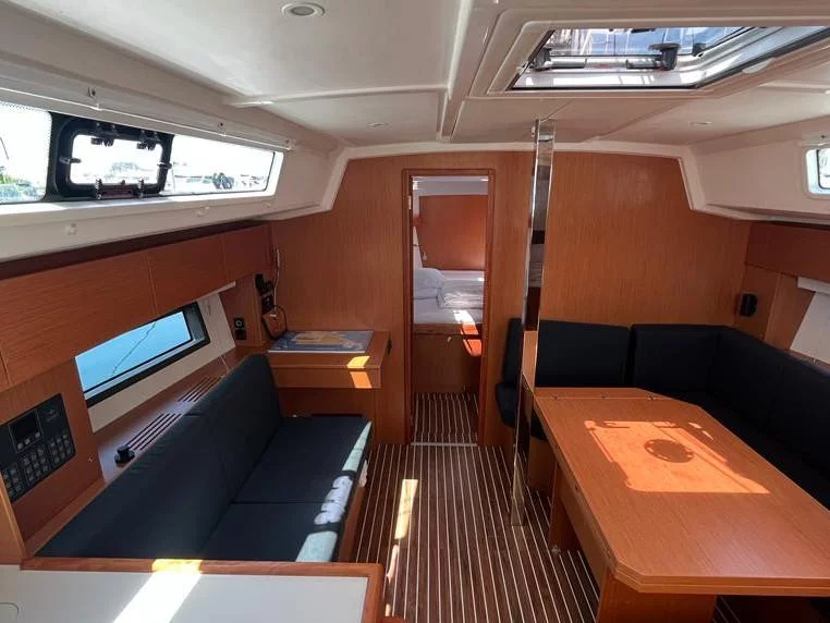 Bavaria C 42 (KIRKA) Interior image - 4