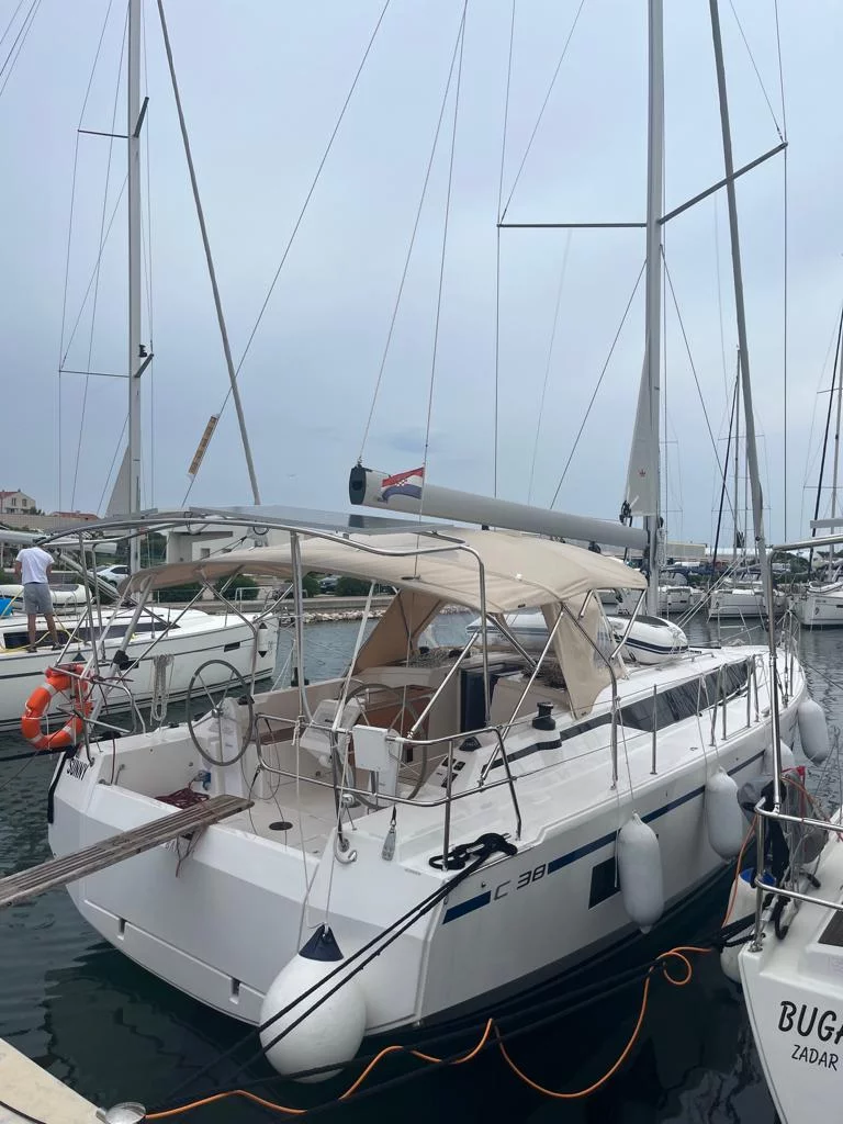 Bavaria C 38 (SUNNY)  - 8