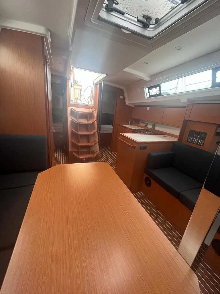 Bavaria C 38 (SUNNY)  - 1