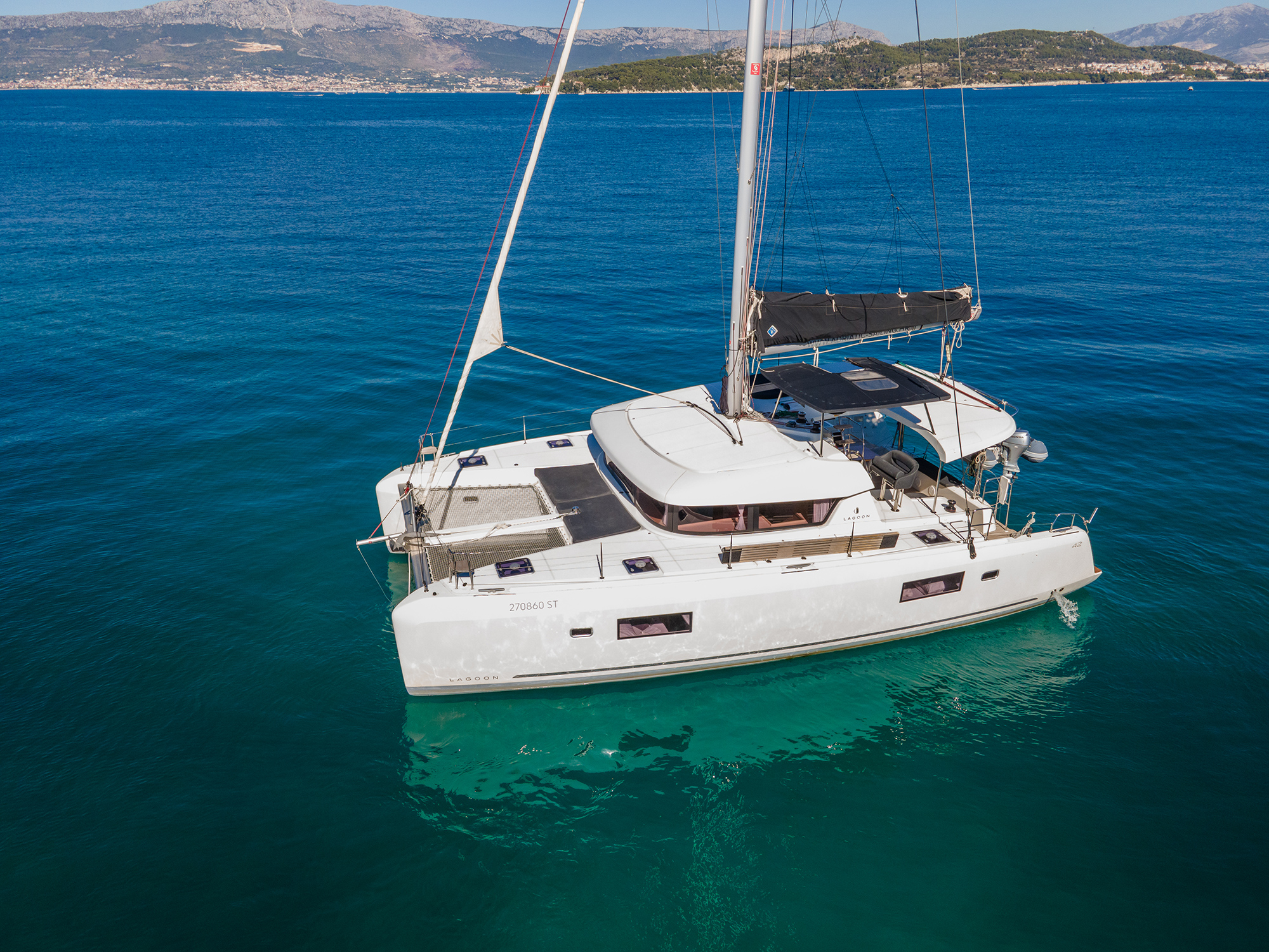 Photo #5 - Lagoon 42 owner version (FIND US) in Kastela - 10129