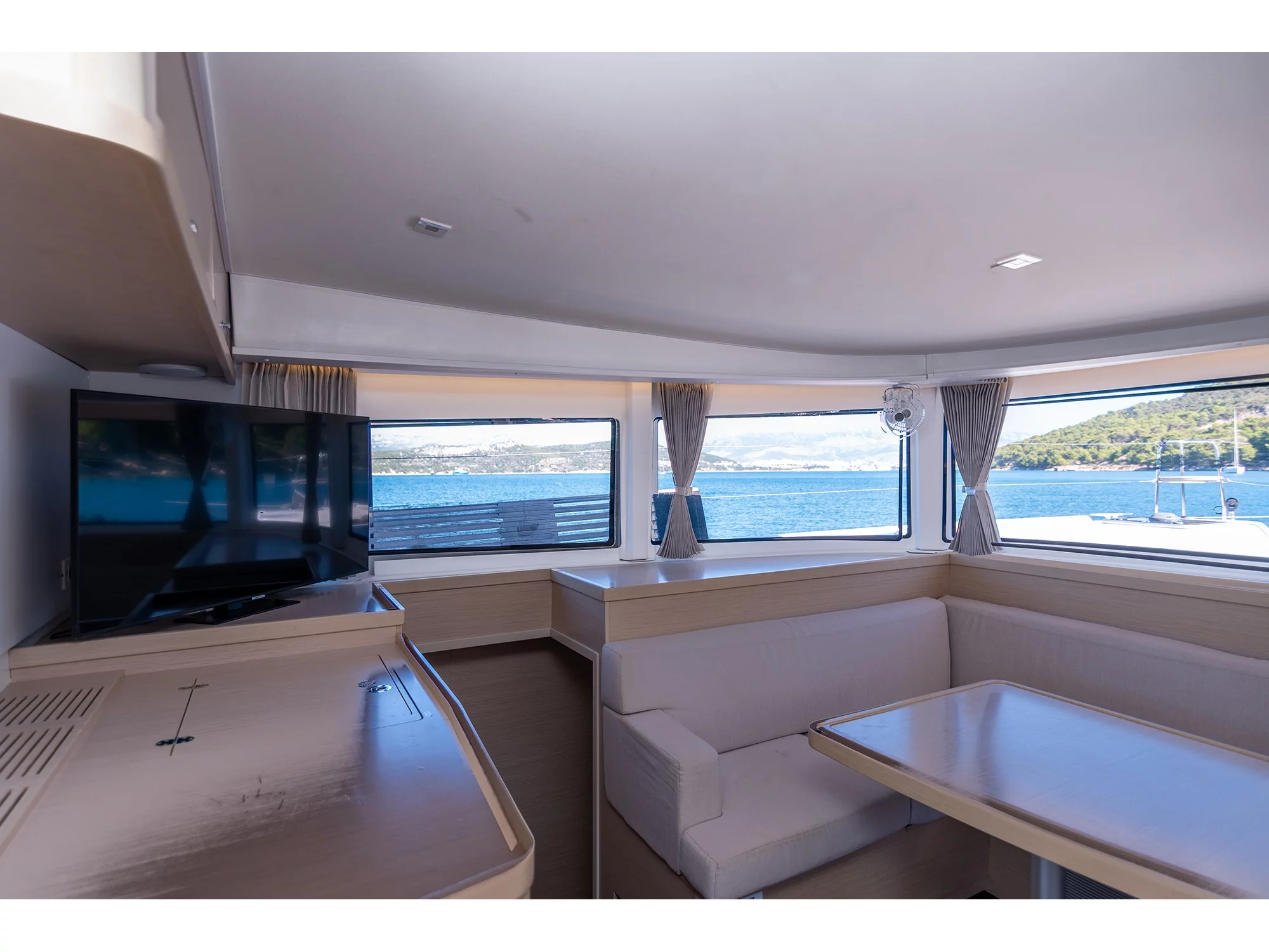 Lagoon 42 owner version (FIND US) Interior image - 7