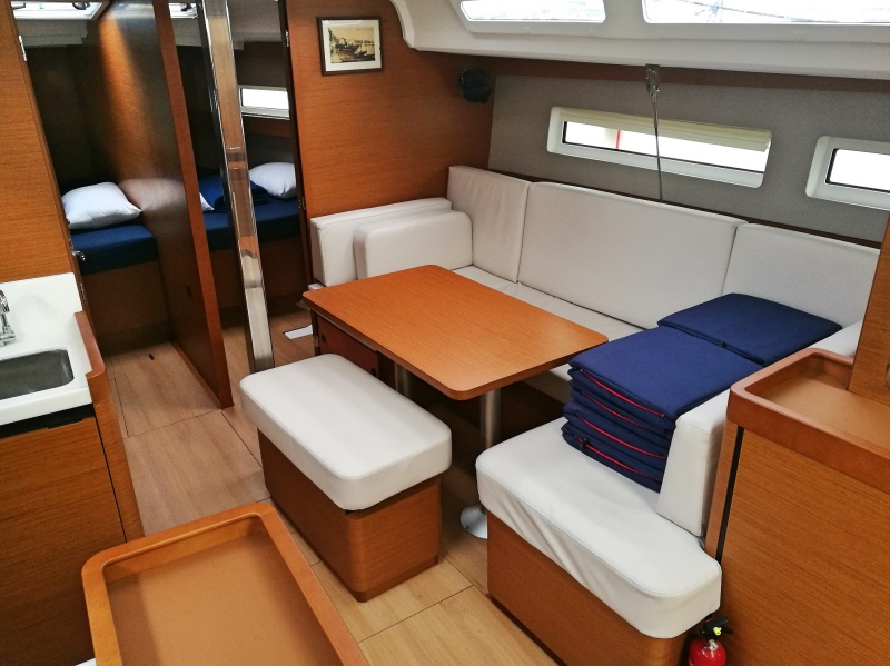 Photo #5 - Sun Odyssey 440 (Sandy) in Piombino - 20109