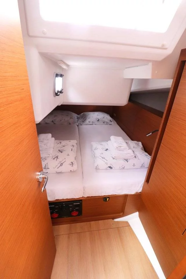 Sun Odyssey 440 (Sandy)  - 5