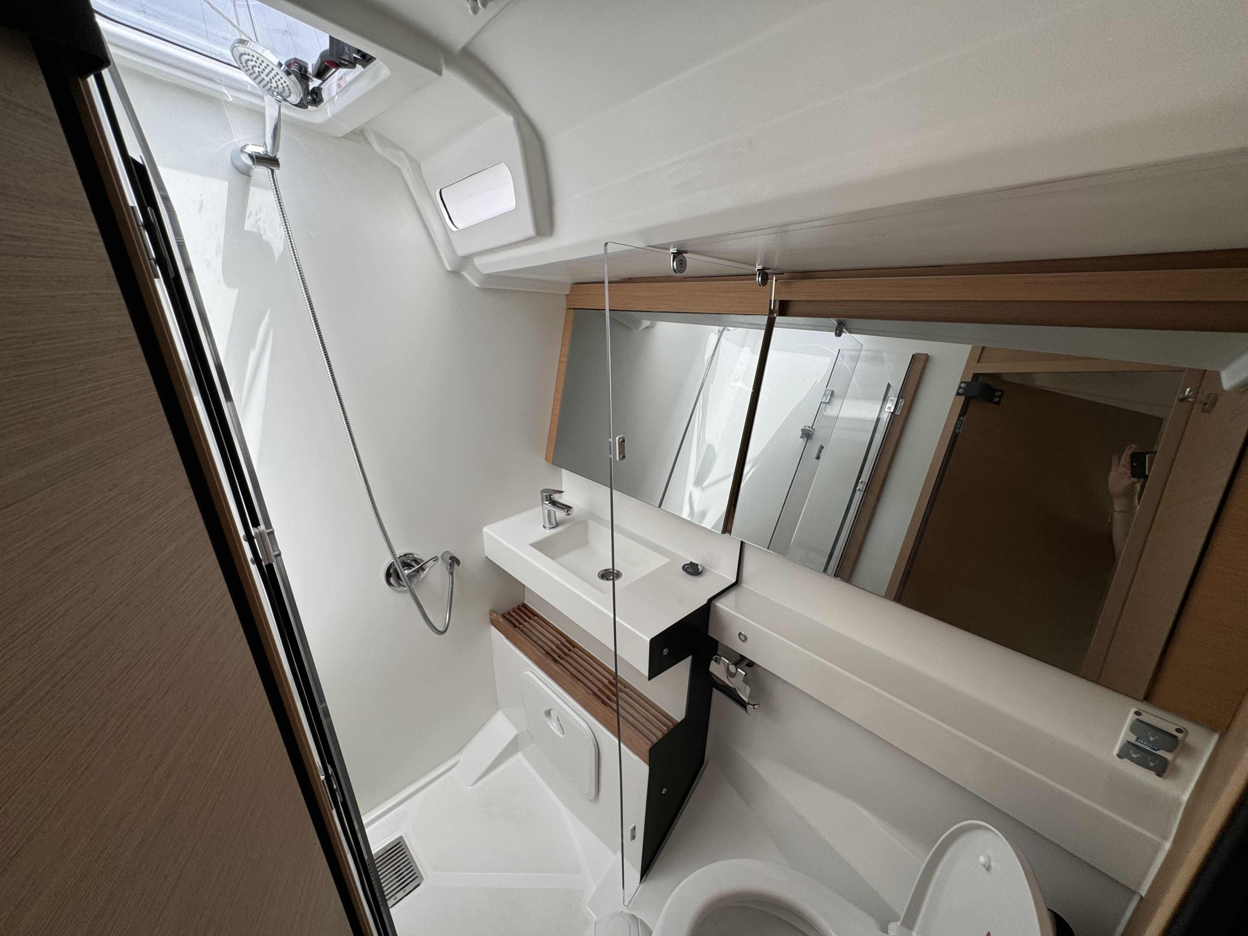 Photo #8 - Sun Odyssey 440 - 3 cabins (BOHEMIAN RHAPSODY) in Sukosan - 64152