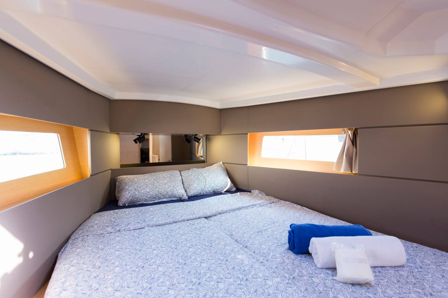Photo #5 - Oceanis 38.1 (VITA) in Barсelona - 5293