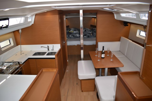 Sun Odyssey 440 — photo 3